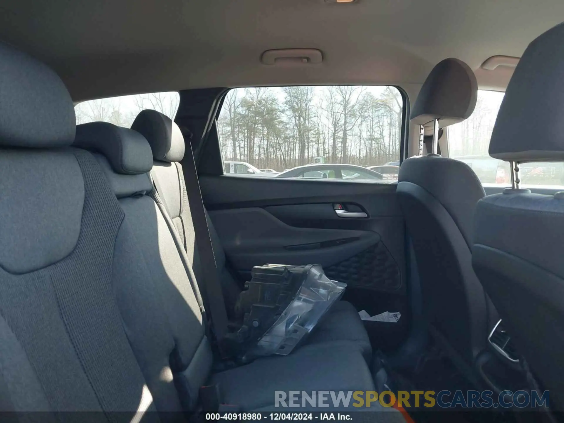 8 Photograph of a damaged car 5NMS2CAD5KH011357 HYUNDAI SANTA FE 2019