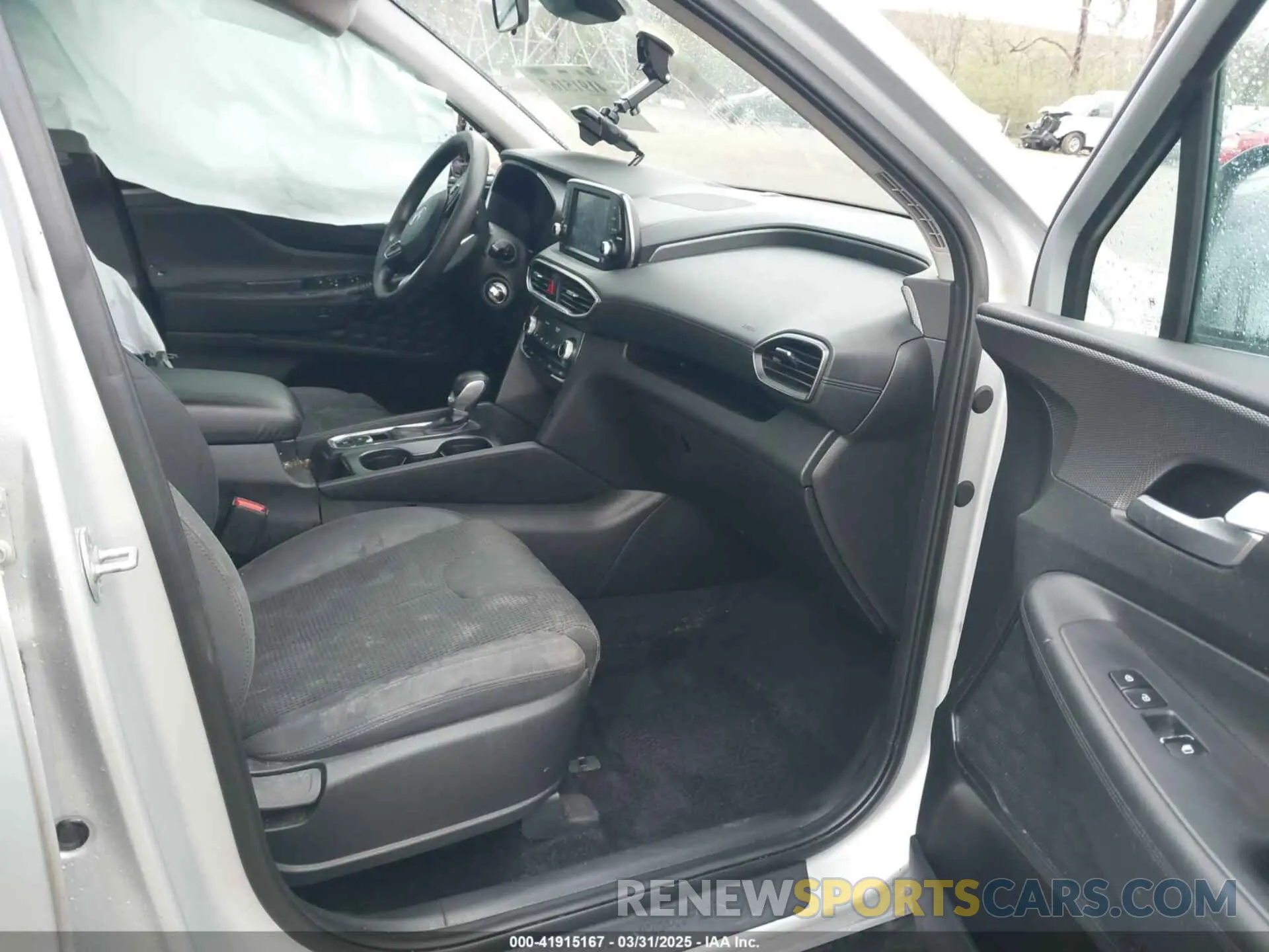 5 Photograph of a damaged car 5NMS2CAD5KH089864 HYUNDAI SANTA FE 2019