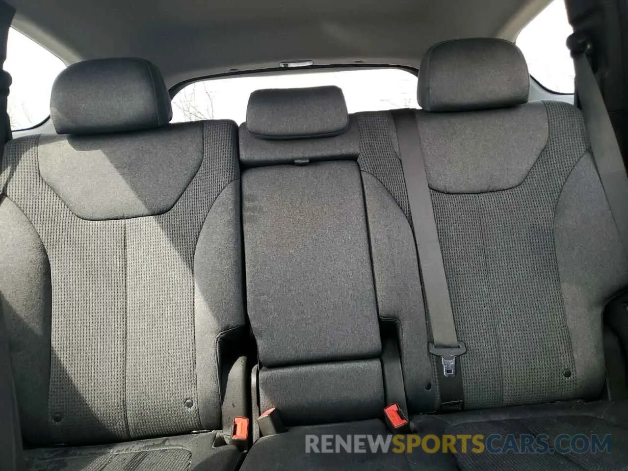 10 Photograph of a damaged car 5NMS2CAD5KH093963 HYUNDAI SANTA FE 2019