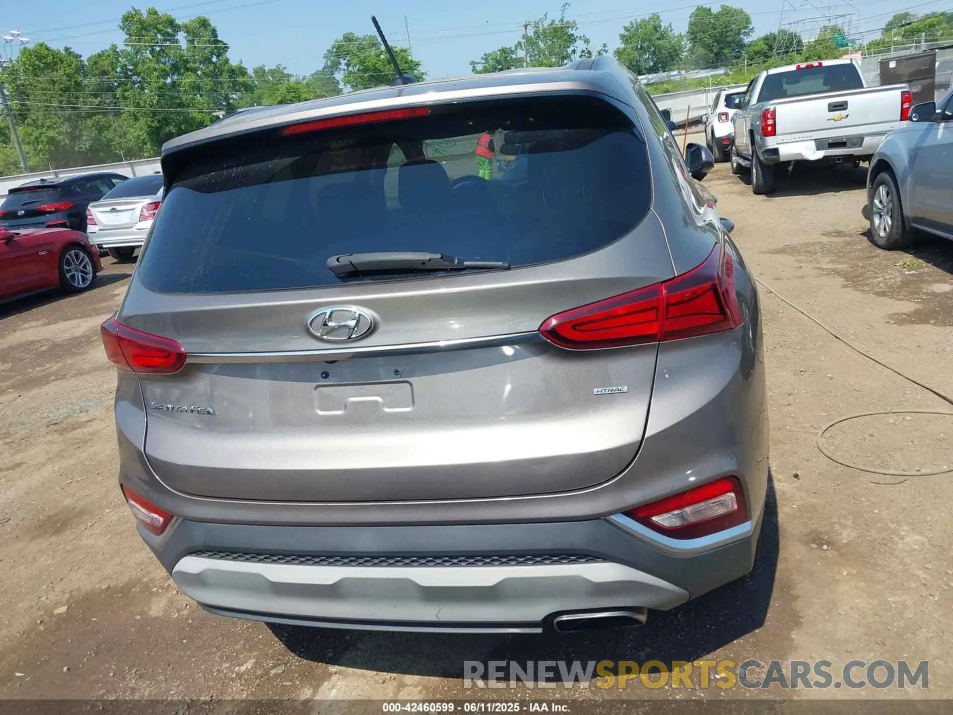 16 Photograph of a damaged car 5NMS2CAD6KH029852 HYUNDAI SANTA FE 2019