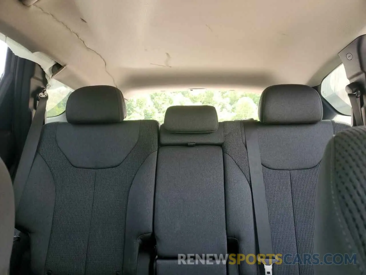 10 Photograph of a damaged car 5NMS2CAD6KH095088 HYUNDAI SANTA FE 2019