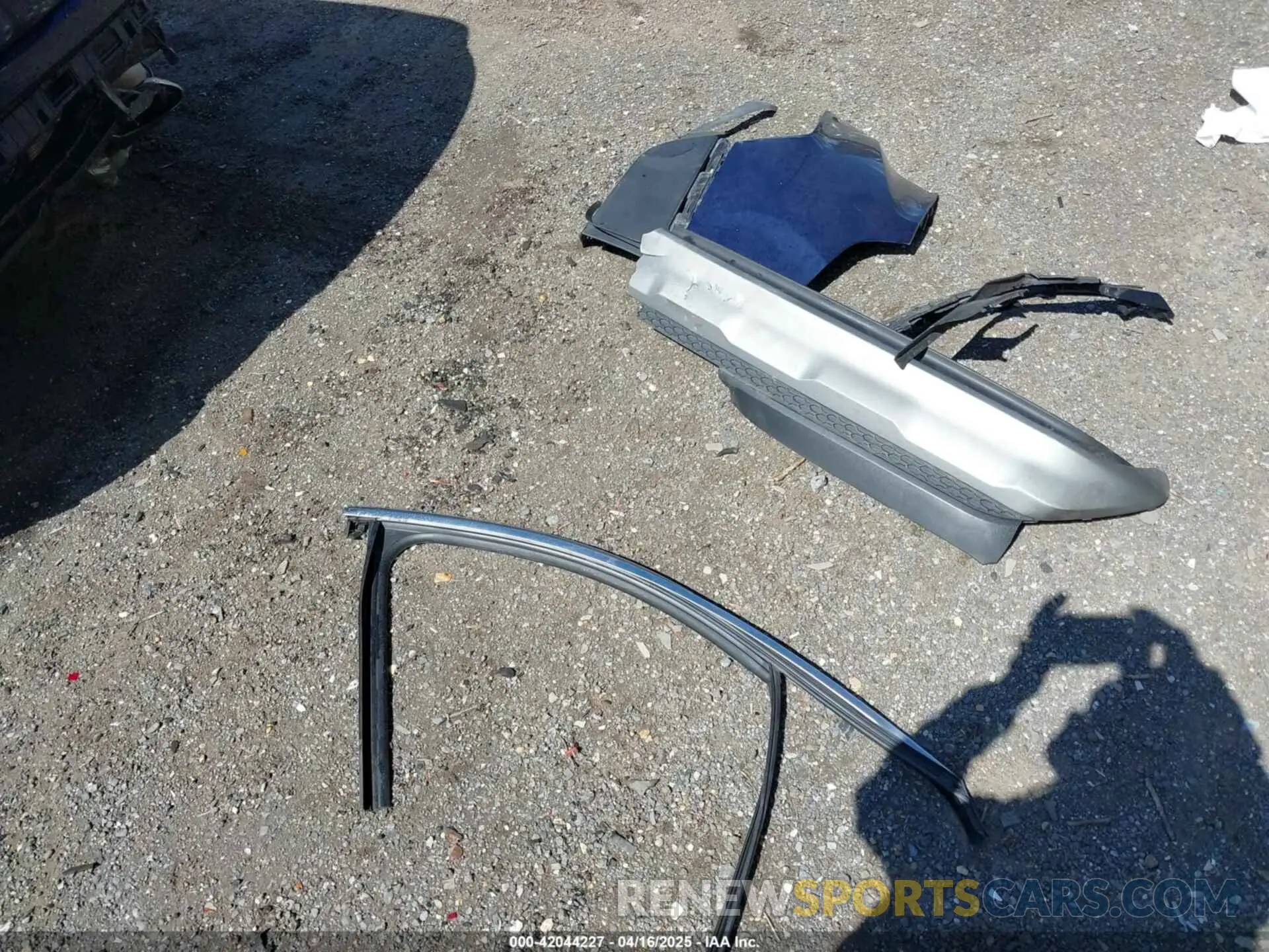 12 Photograph of a damaged car 5NMS2CAD6KH108146 HYUNDAI SANTA FE 2019