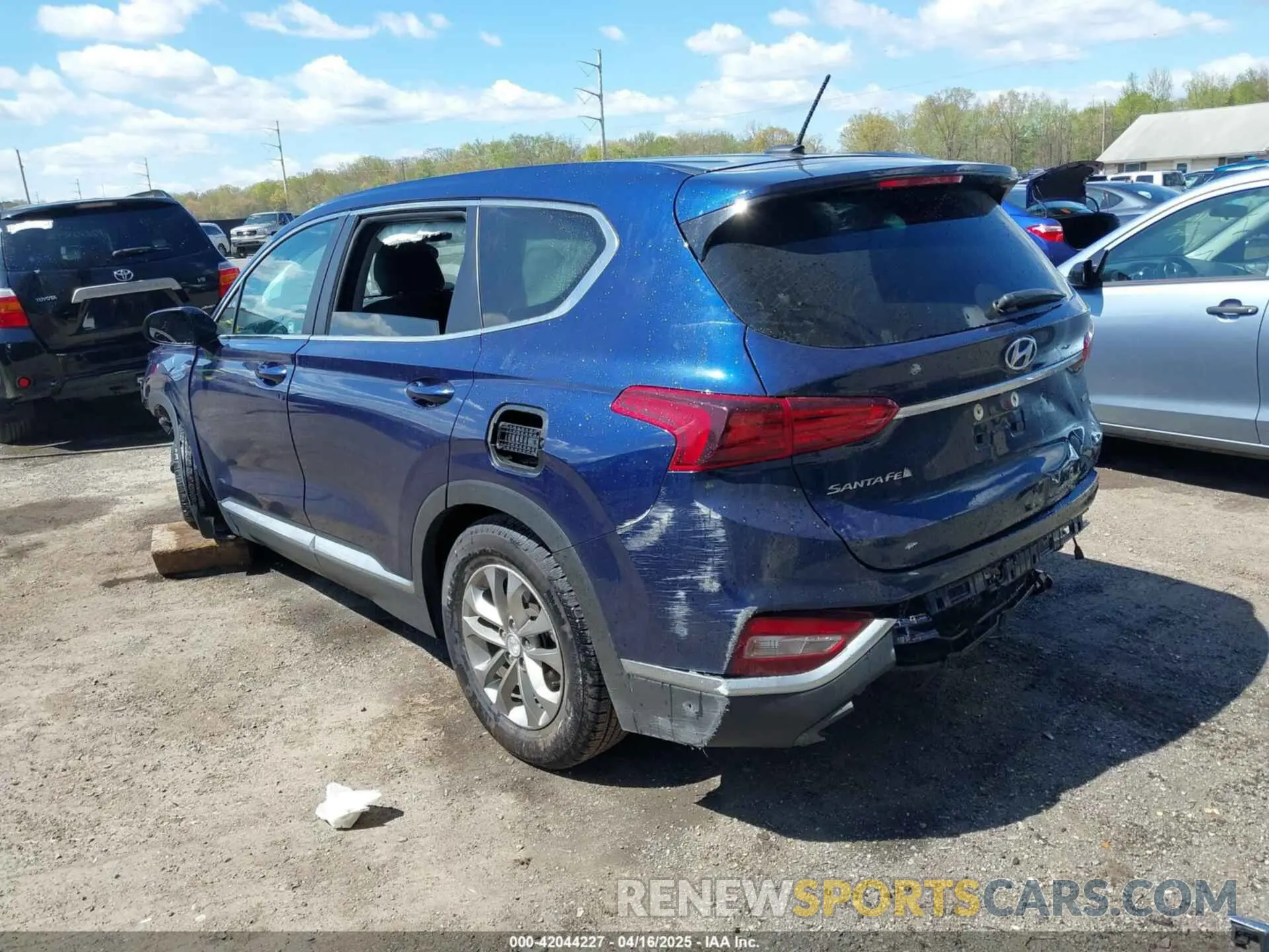 3 Photograph of a damaged car 5NMS2CAD6KH108146 HYUNDAI SANTA FE 2019