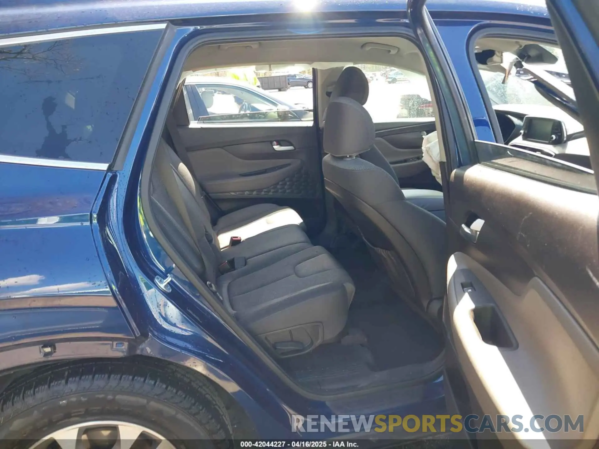 8 Photograph of a damaged car 5NMS2CAD6KH108146 HYUNDAI SANTA FE 2019