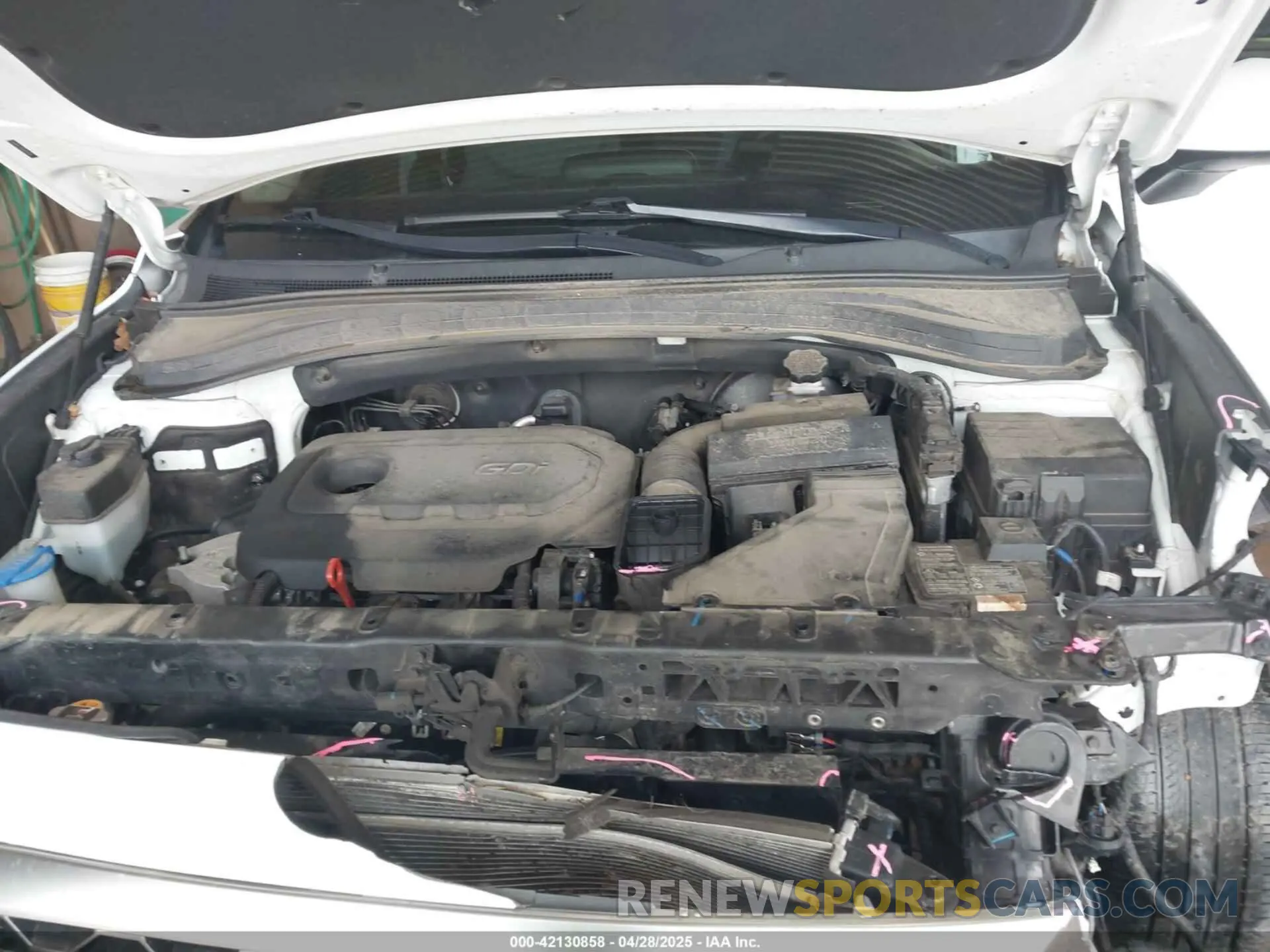 10 Photograph of a damaged car 5NMS2CAD6KH135413 HYUNDAI SANTA FE 2019