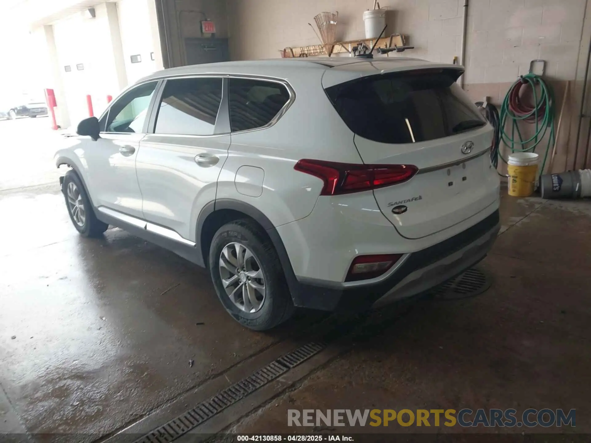 3 Photograph of a damaged car 5NMS2CAD6KH135413 HYUNDAI SANTA FE 2019