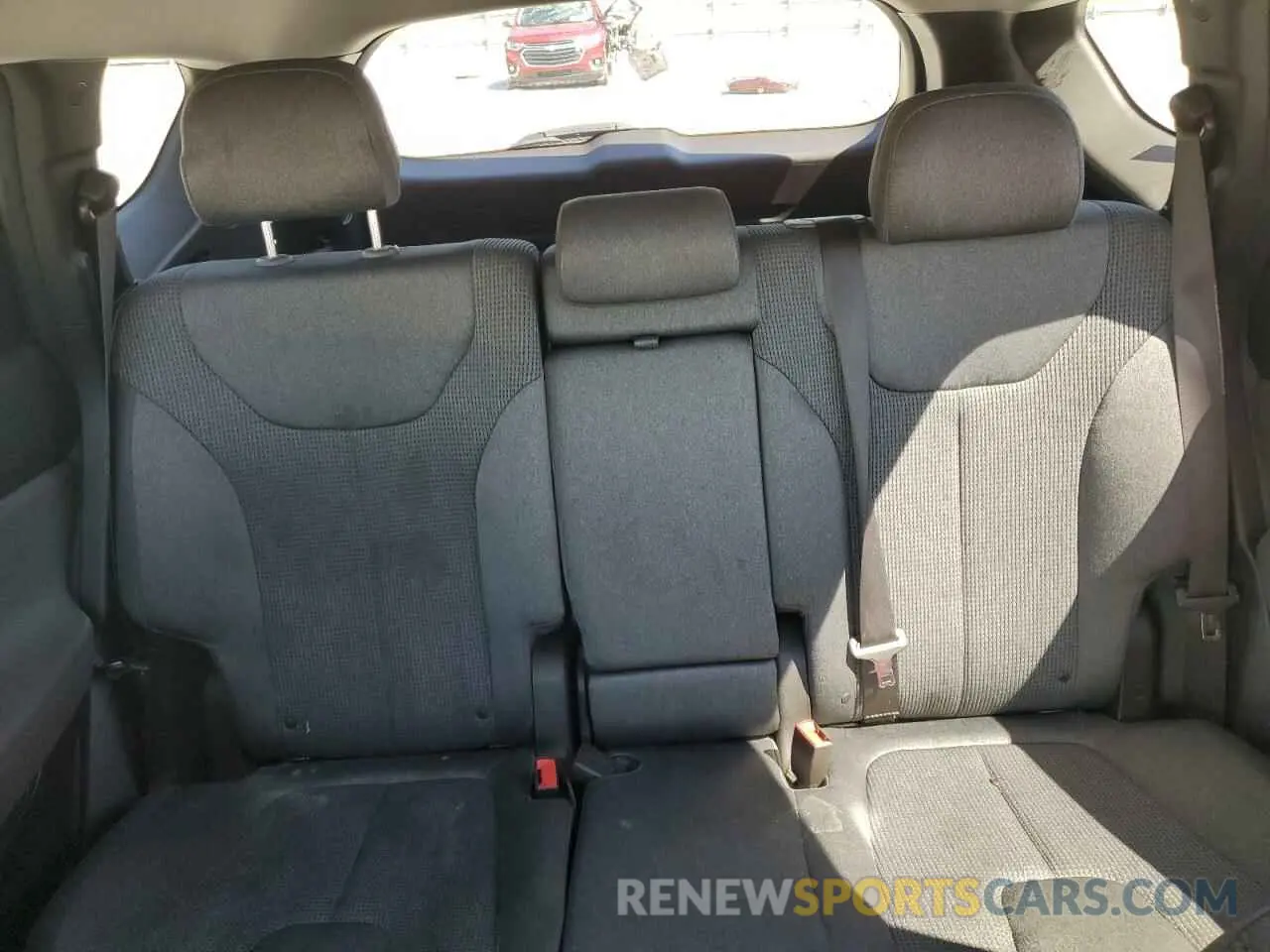 10 Photograph of a damaged car 5NMS2CAD7KH098372 HYUNDAI SANTA FE 2019