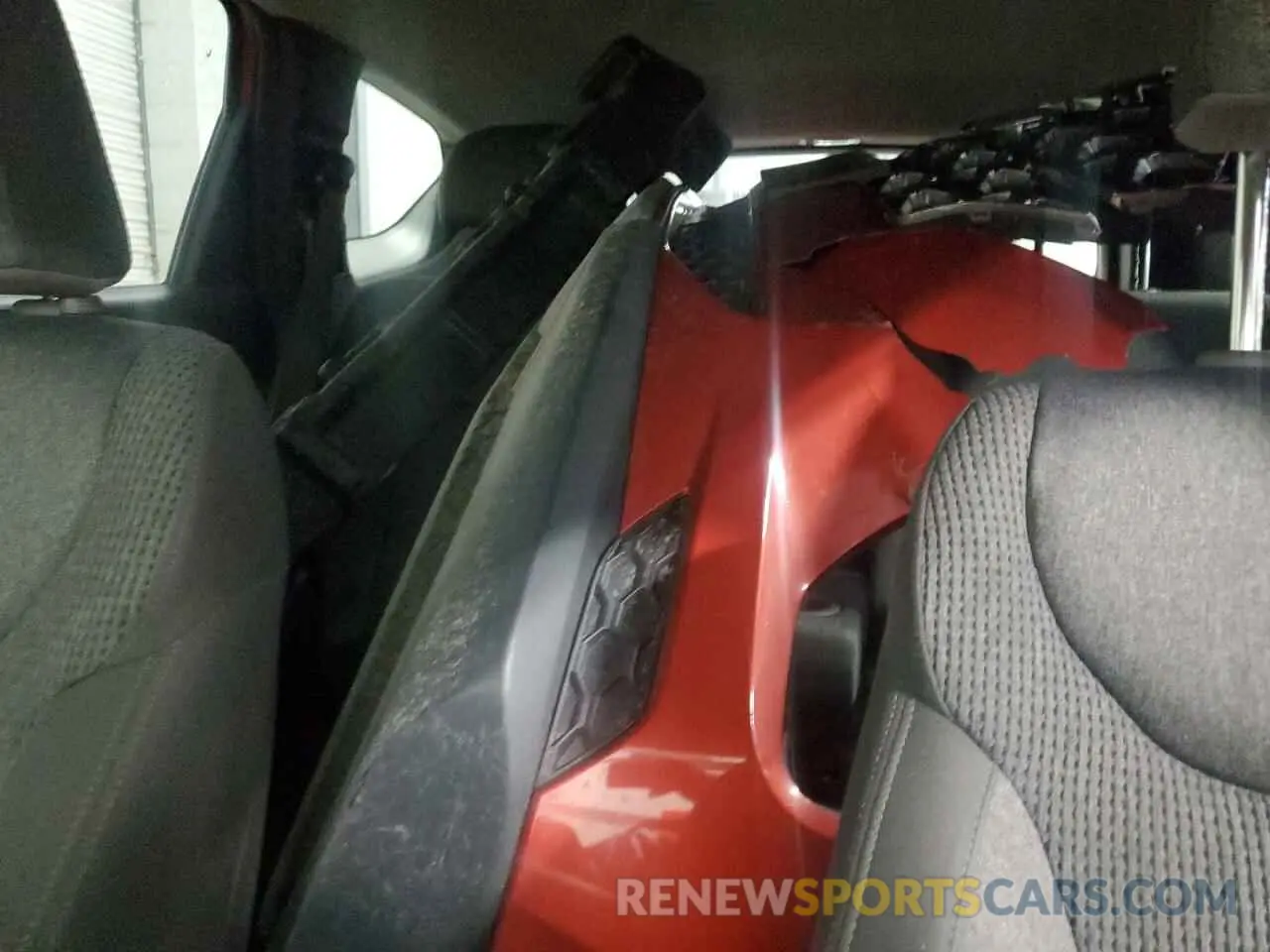 10 Photograph of a damaged car 5NMS2CAD8KH055076 HYUNDAI SANTA FE 2019