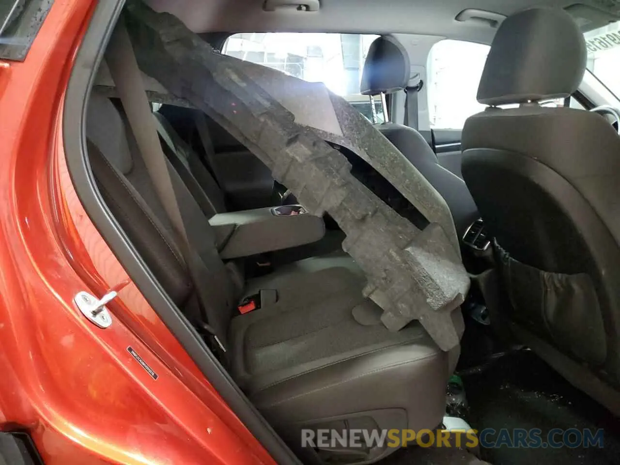 12 Photograph of a damaged car 5NMS2CAD8KH055076 HYUNDAI SANTA FE 2019