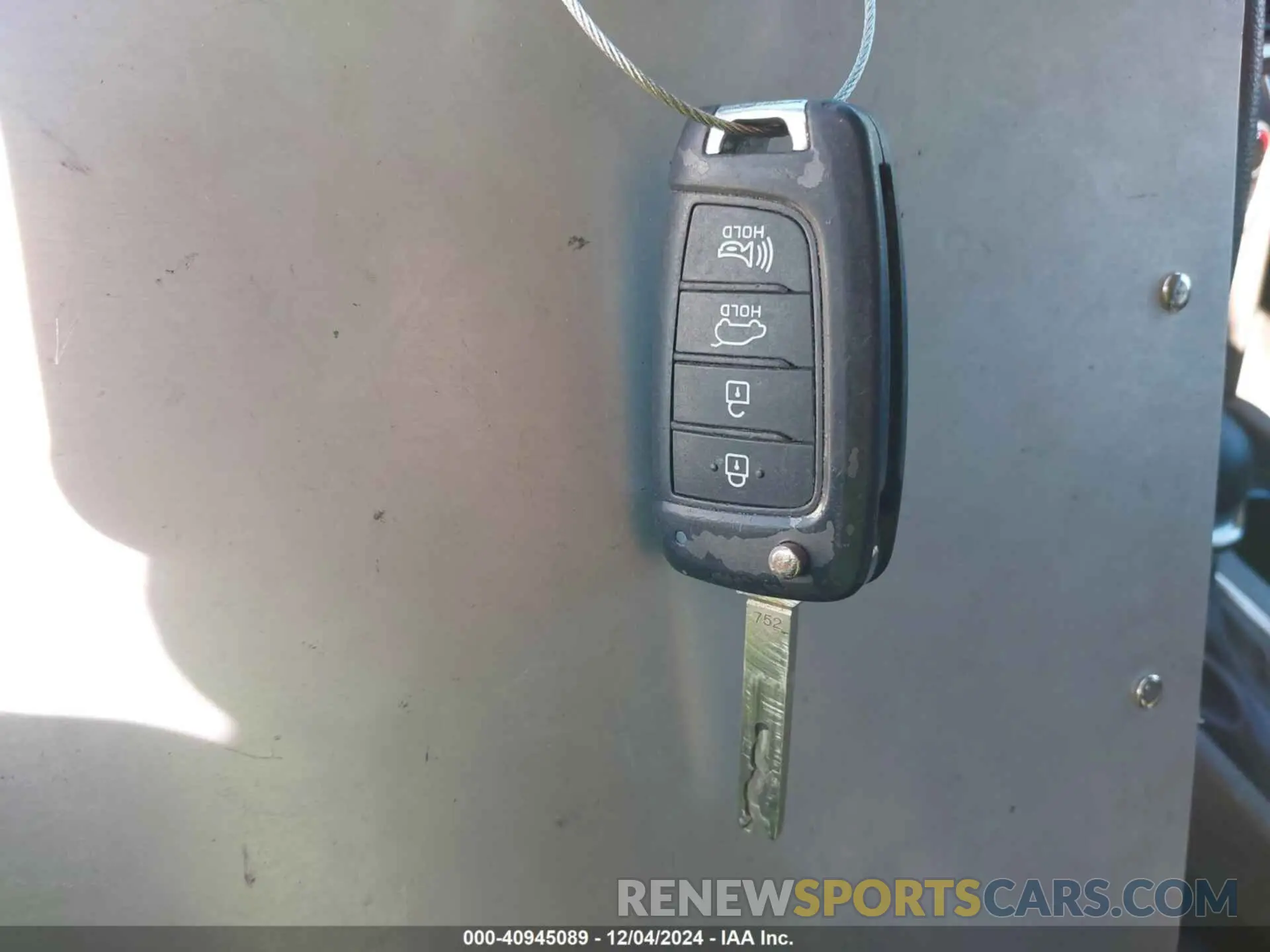 11 Photograph of a damaged car 5NMS2CAD8KH109122 HYUNDAI SANTA FE 2019