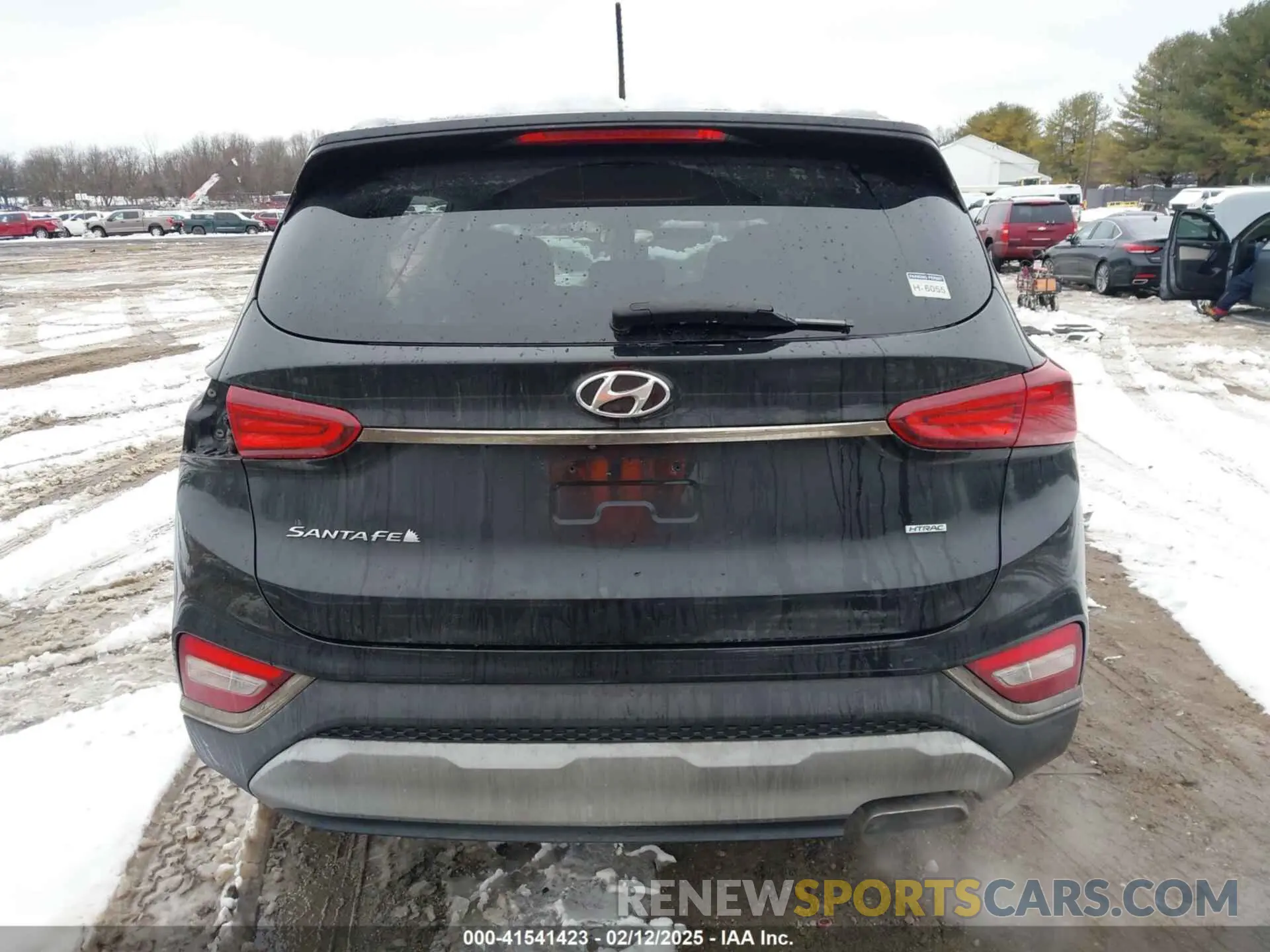 16 Photograph of a damaged car 5NMS2CAD9KH003200 HYUNDAI SANTA FE 2019