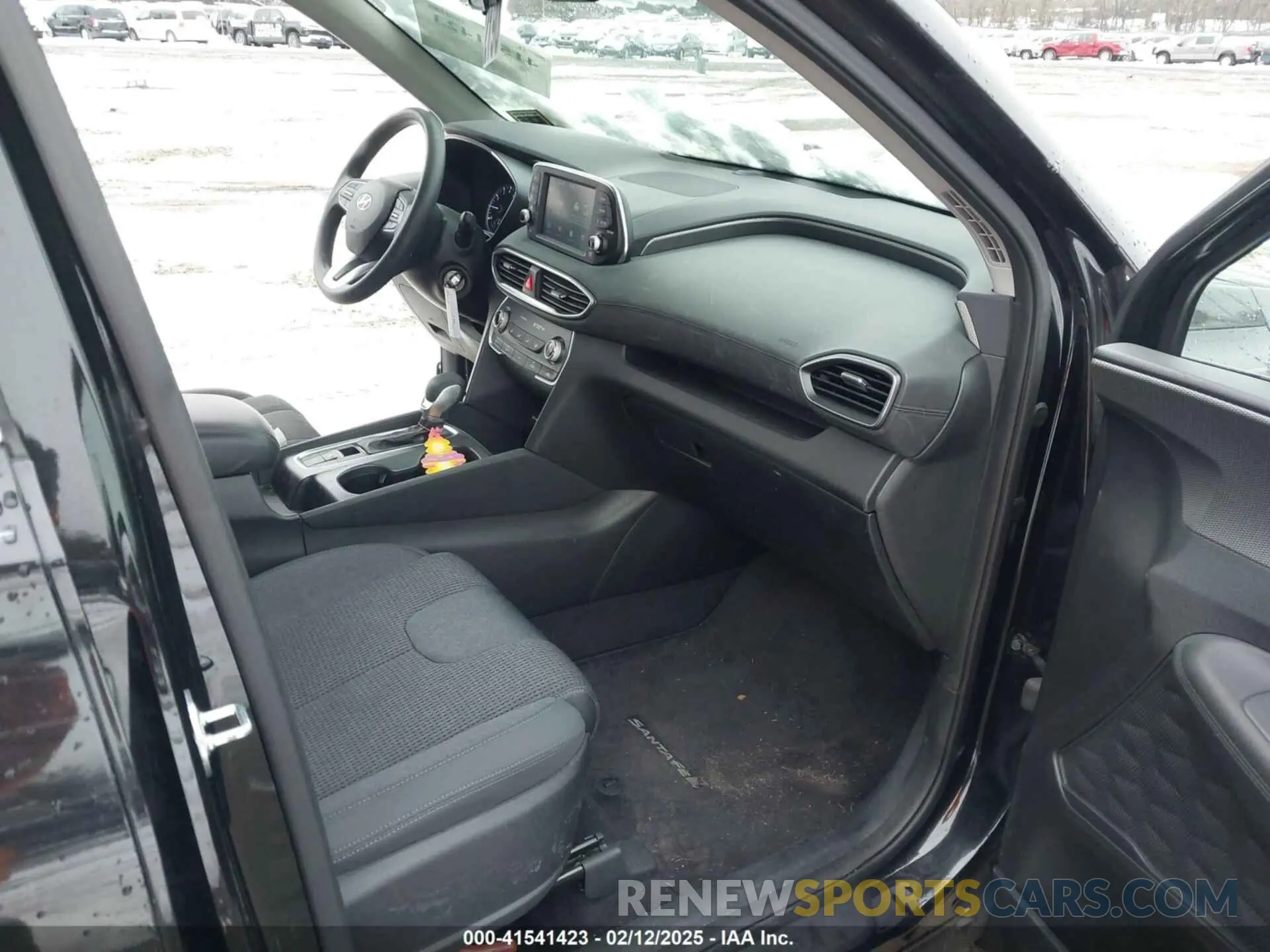 5 Photograph of a damaged car 5NMS2CAD9KH003200 HYUNDAI SANTA FE 2019