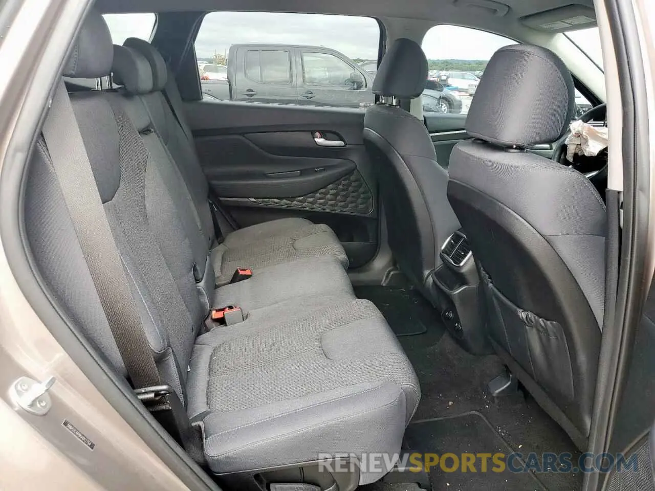 11 Photograph of a damaged car 5NMS2CAD9KH012754 HYUNDAI SANTA FE 2019