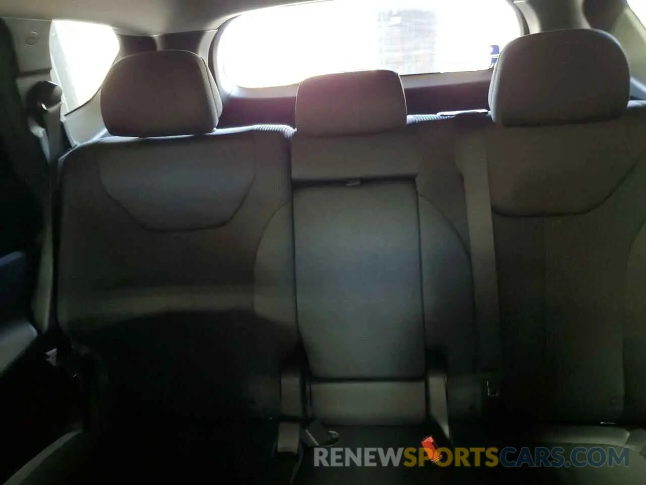 10 Photograph of a damaged car 5NMS2CAD9KH039548 HYUNDAI SANTA FE 2019
