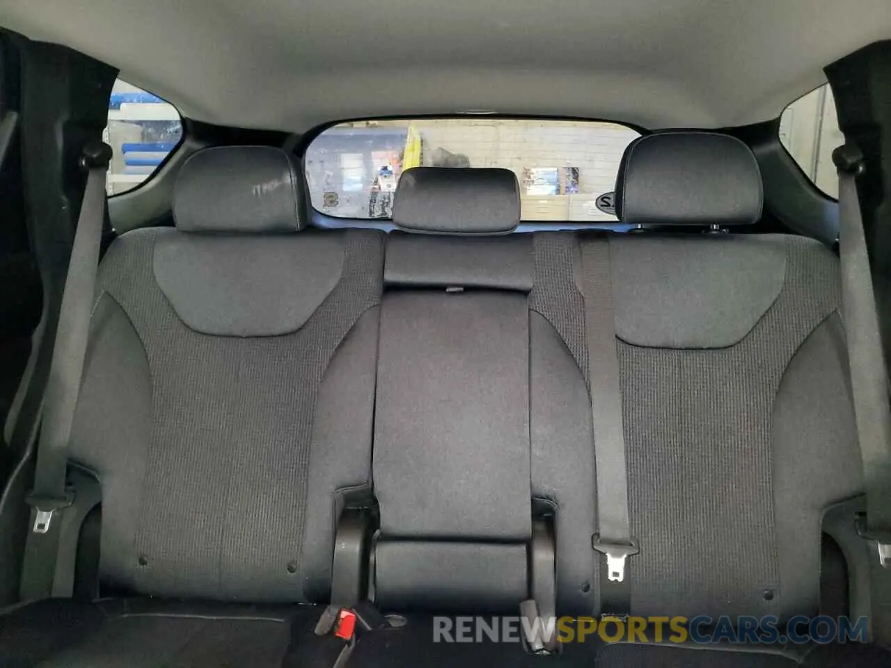 10 Photograph of a damaged car 5NMS2CAD9KH128388 HYUNDAI SANTA FE 2019