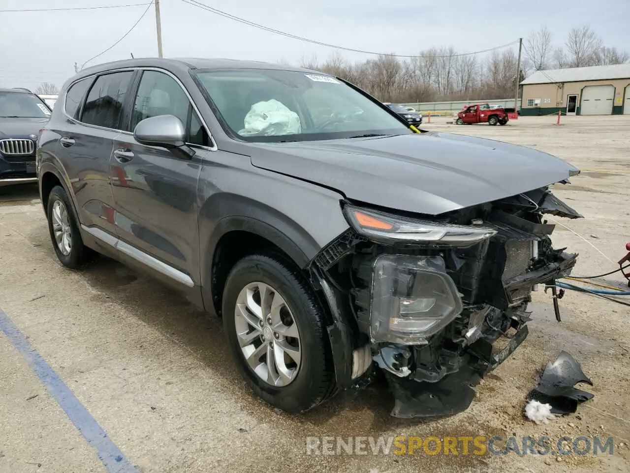 4 Photograph of a damaged car 5NMS2CAD9KH131243 HYUNDAI SANTA FE 2019