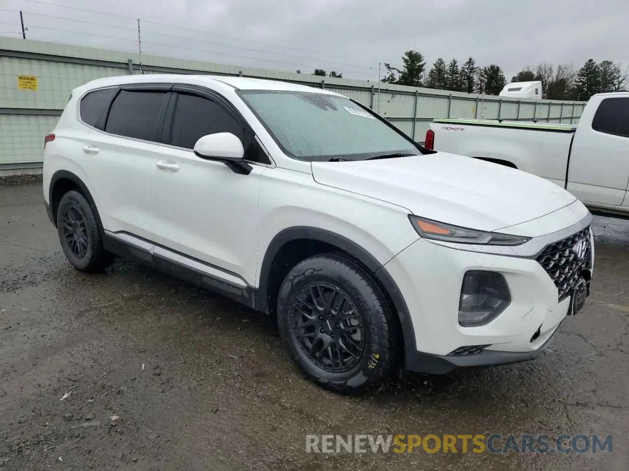 4 Photograph of a damaged car 5NMS2CADXKH003674 HYUNDAI SANTA FE 2019