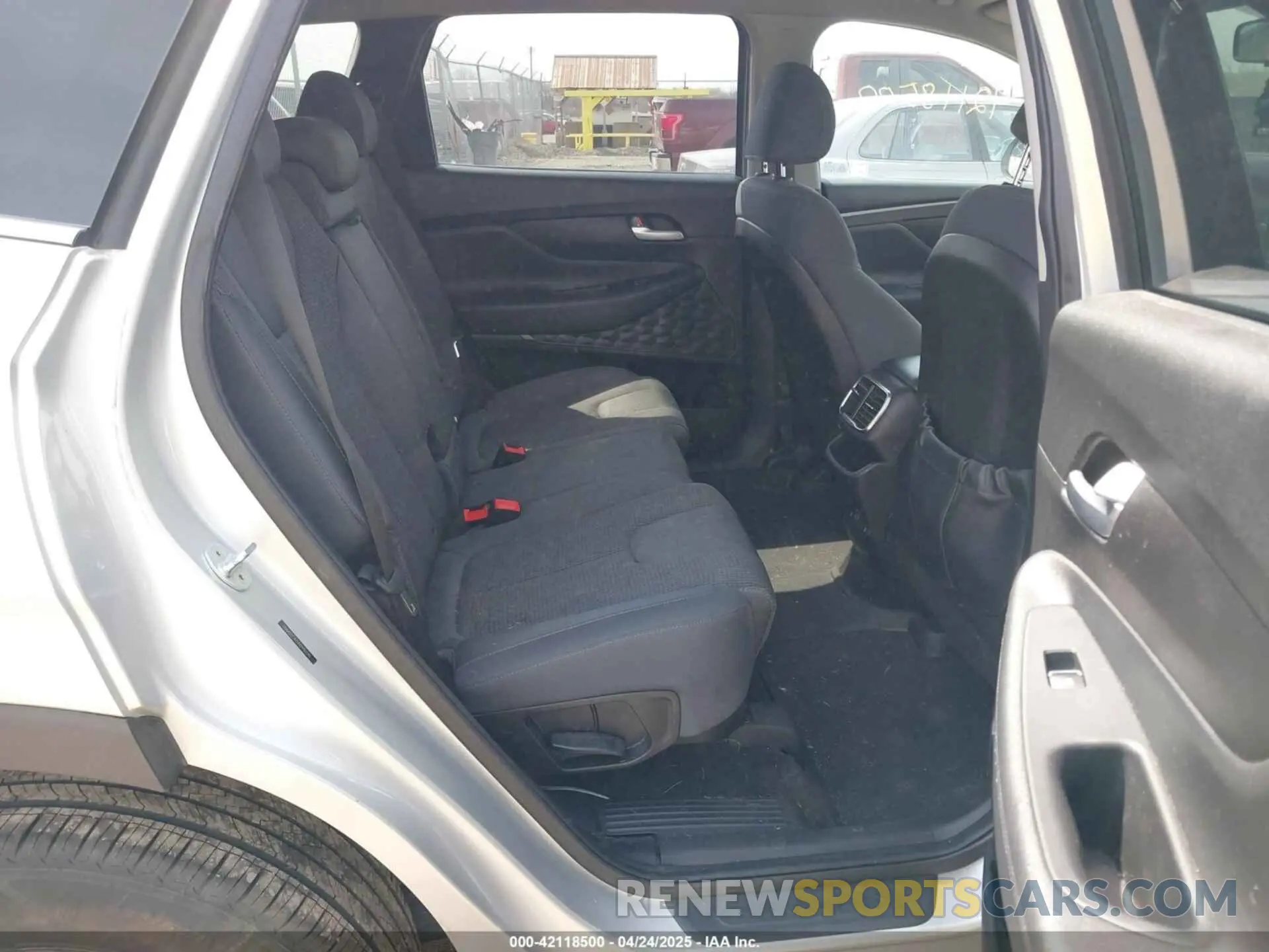 8 Photograph of a damaged car 5NMS2CADXKH116590 HYUNDAI SANTA FE 2019
