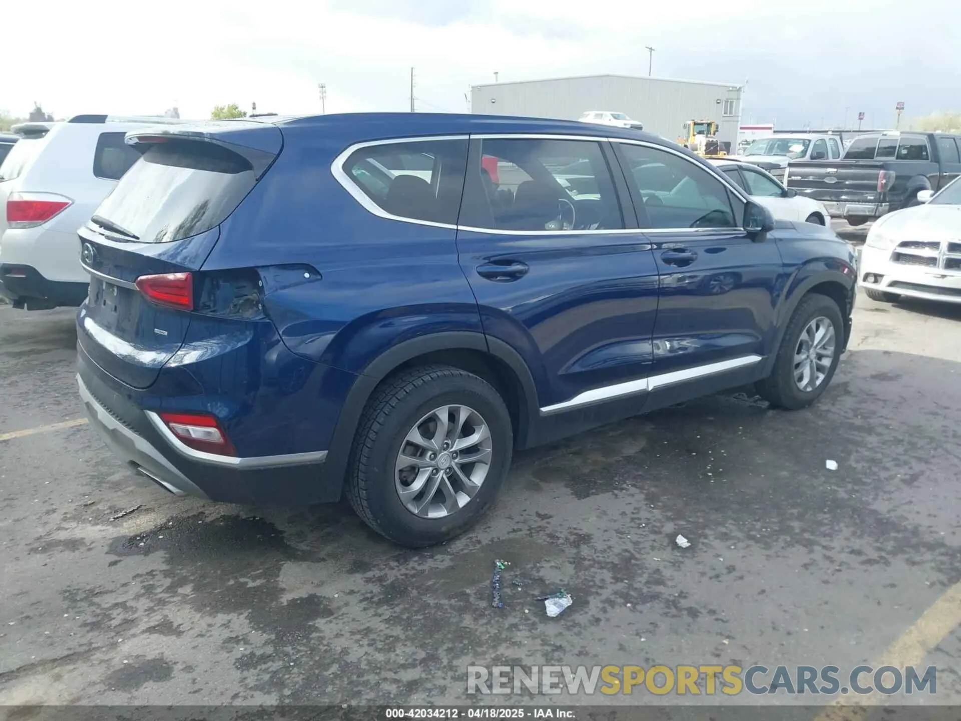 4 Photograph of a damaged car 5NMS2CADXKH121482 HYUNDAI SANTA FE 2019