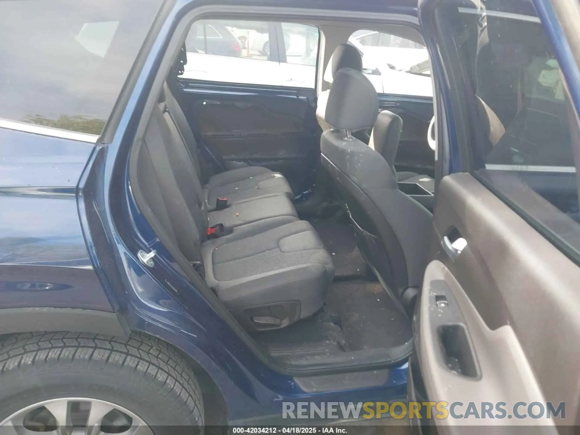 8 Photograph of a damaged car 5NMS2CADXKH121482 HYUNDAI SANTA FE 2019