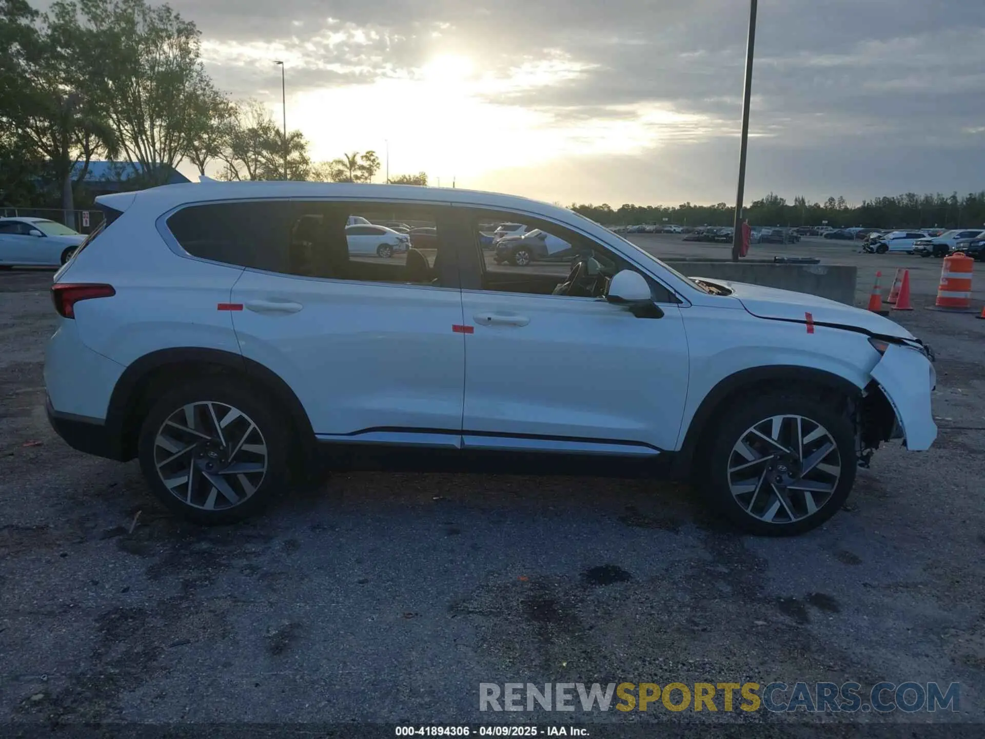 14 Photograph of a damaged car 5NMS33AD0KH006550 HYUNDAI SANTA FE 2019