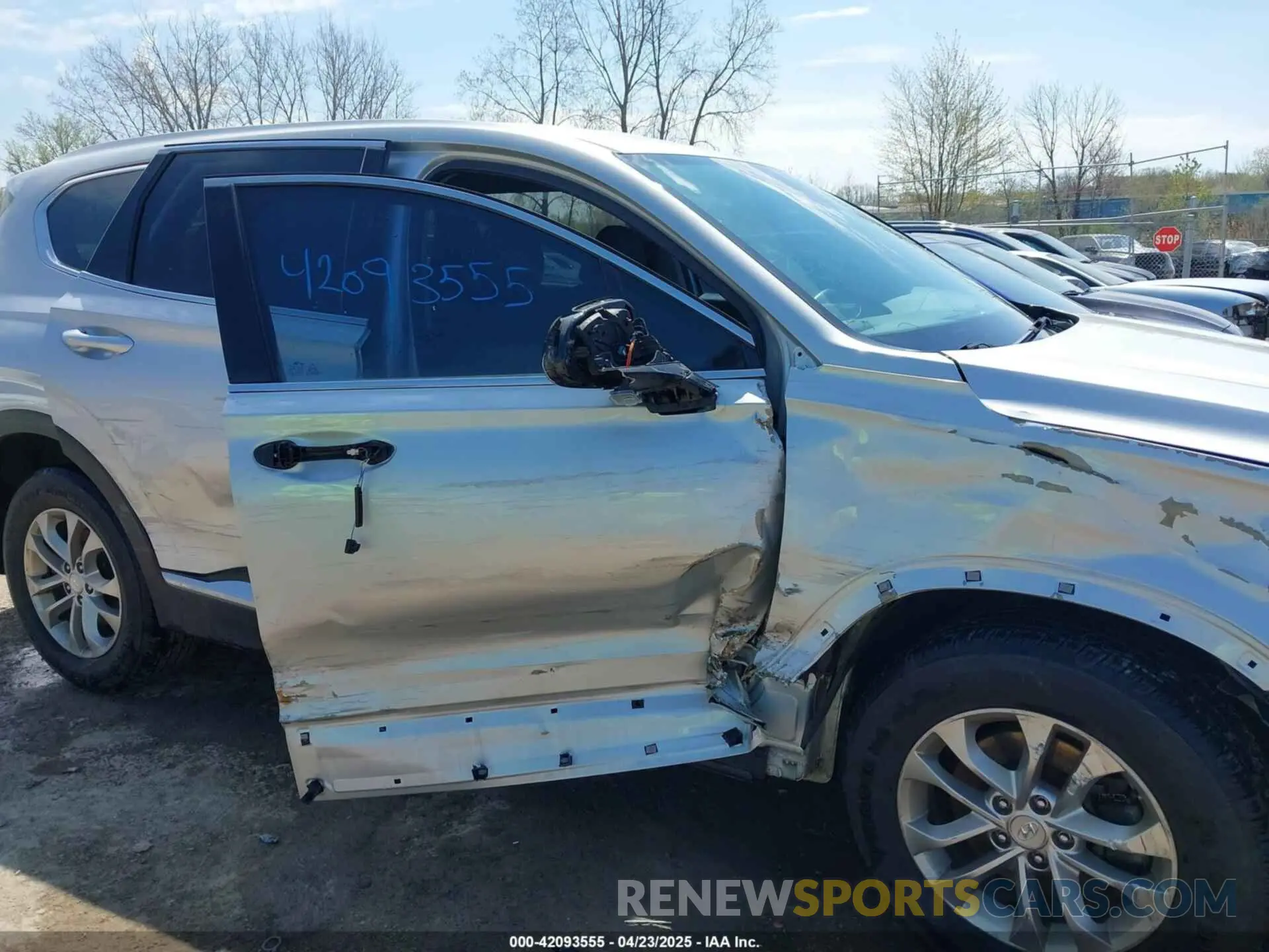 6 Photograph of a damaged car 5NMS33AD1KH101182 HYUNDAI SANTA FE 2019