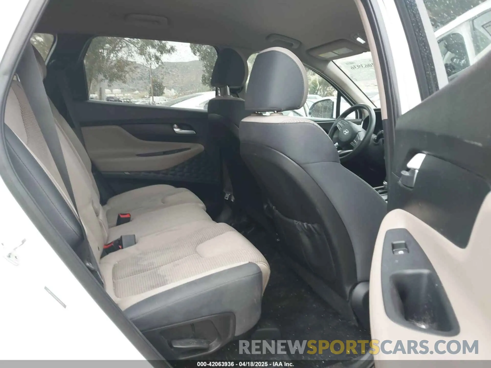 8 Photograph of a damaged car 5NMS33AD2KH090421 HYUNDAI SANTA FE 2019