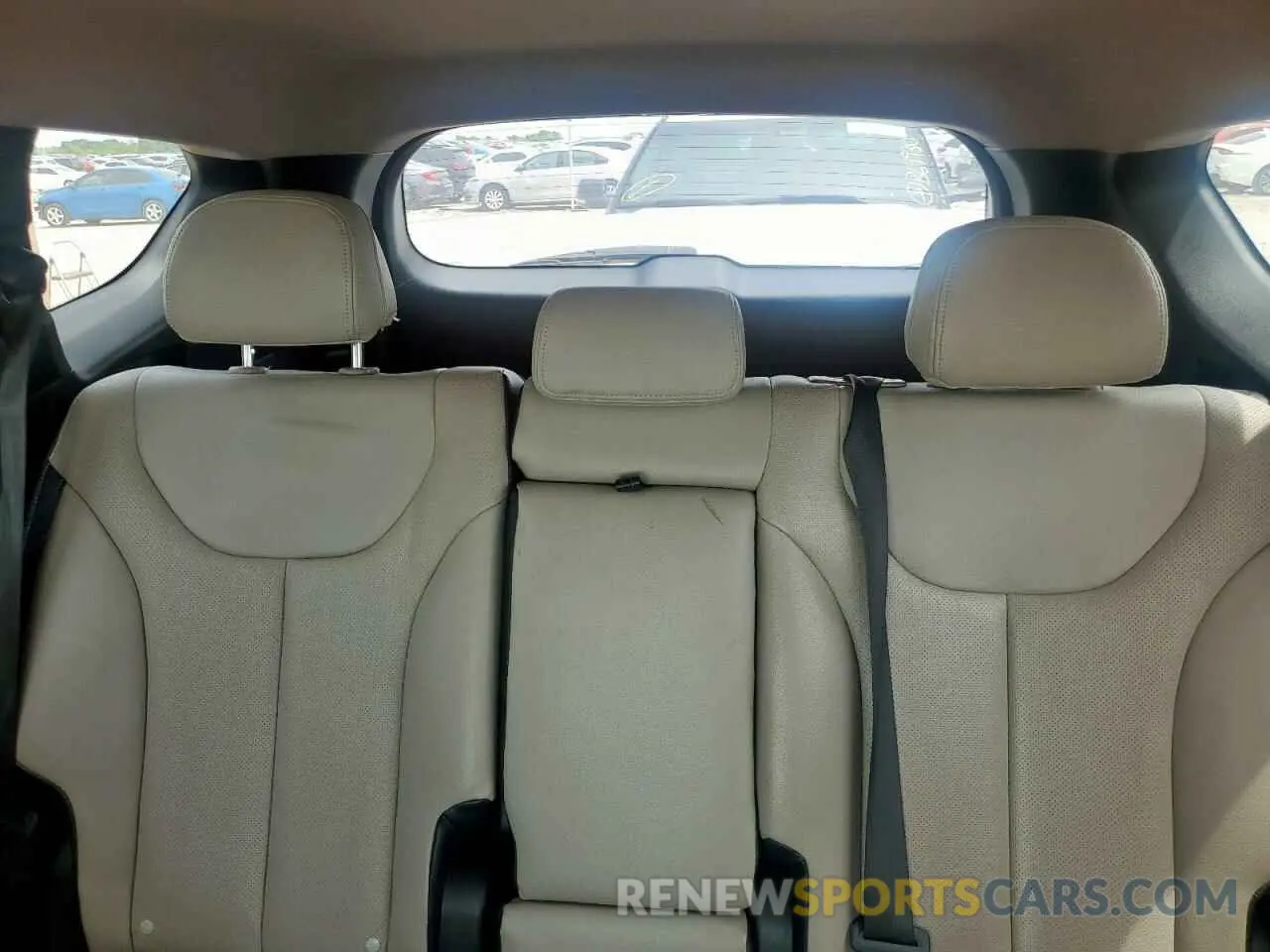 10 Photograph of a damaged car 5NMS33AD2KH096638 HYUNDAI SANTA FE 2019