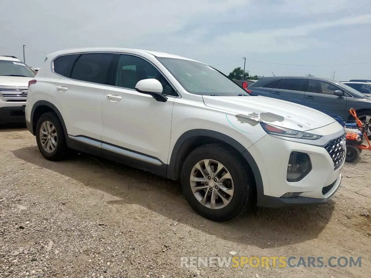 4 Photograph of a damaged car 5NMS33AD2KH096638 HYUNDAI SANTA FE 2019