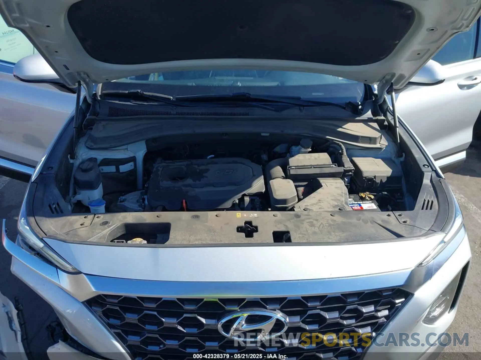 10 Photograph of a damaged car 5NMS33AD2KH130111 HYUNDAI SANTA FE 2019