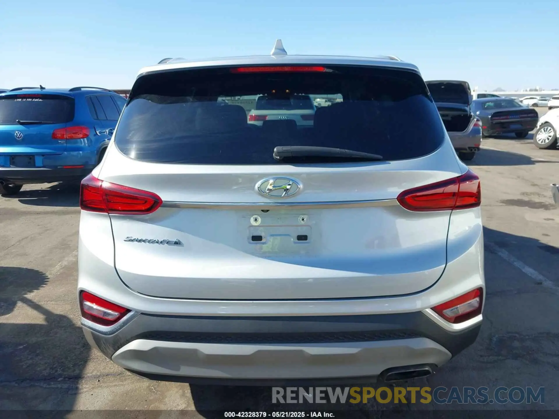 16 Photograph of a damaged car 5NMS33AD2KH130111 HYUNDAI SANTA FE 2019