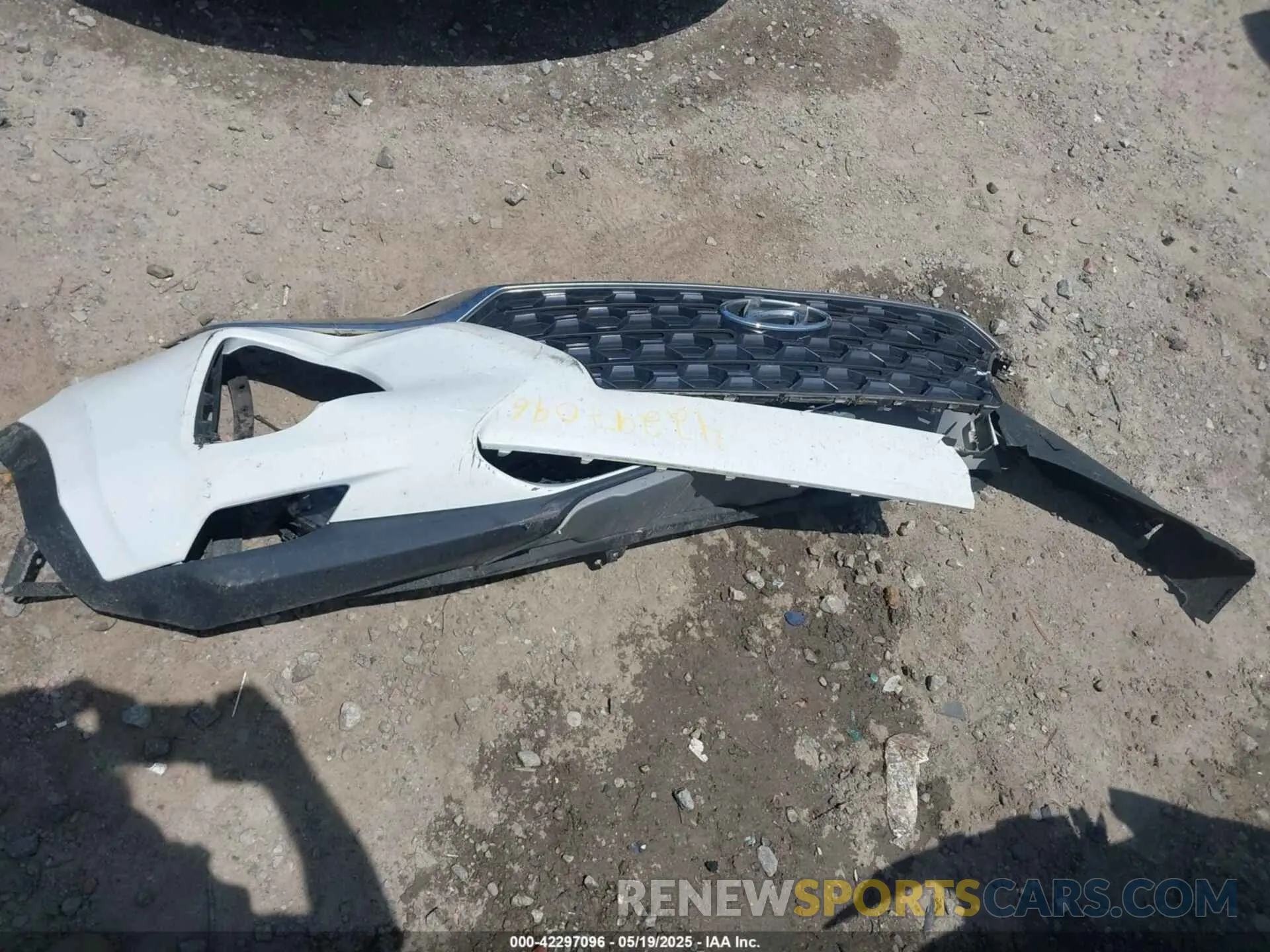 12 Photograph of a damaged car 5NMS33AD3KH035346 HYUNDAI SANTA FE 2019