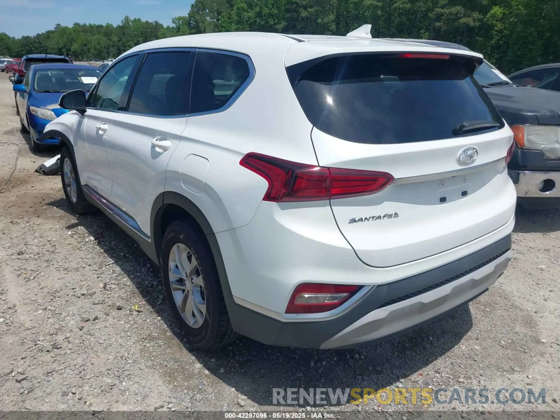 3 Photograph of a damaged car 5NMS33AD3KH035346 HYUNDAI SANTA FE 2019