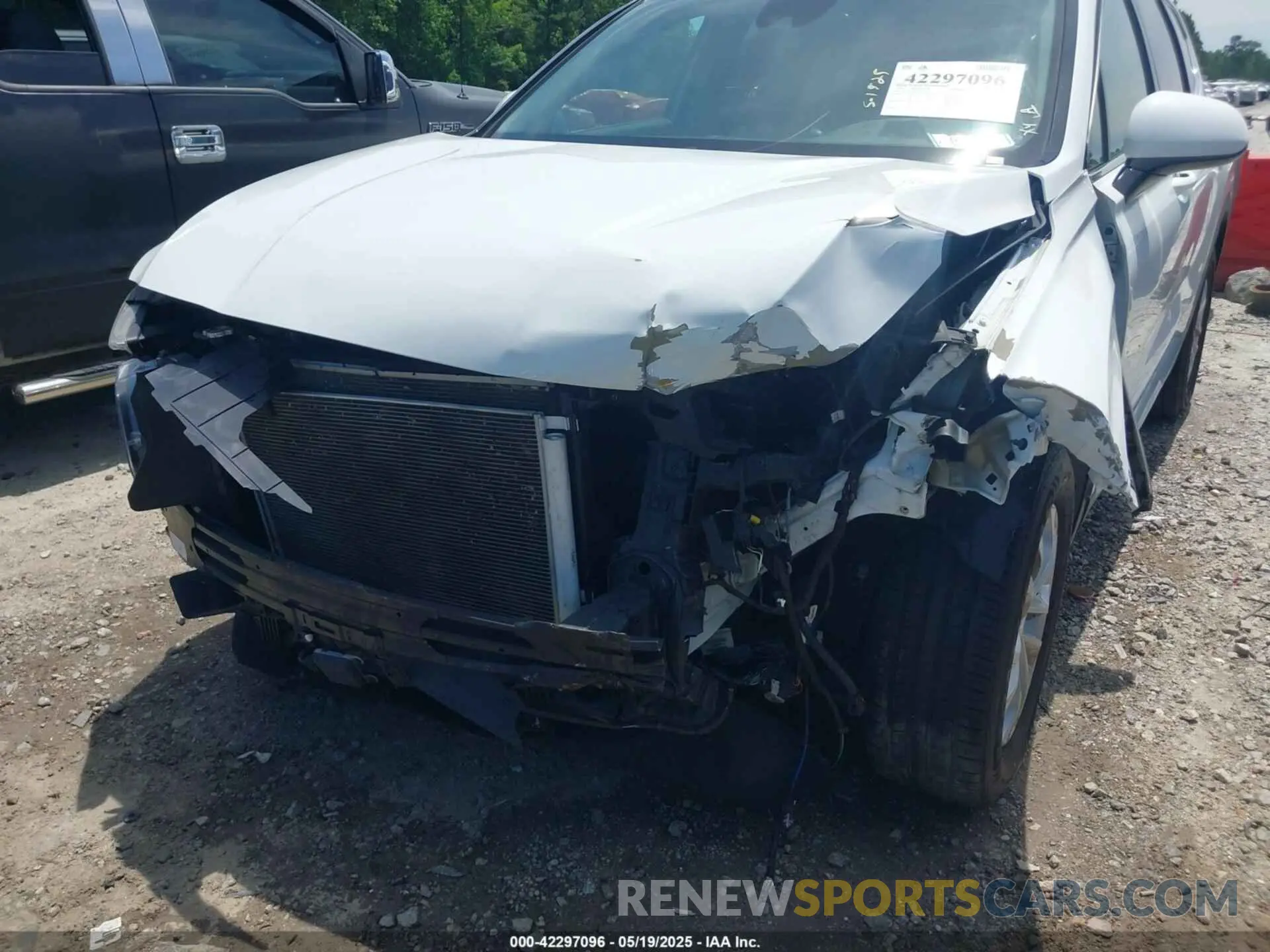 6 Photograph of a damaged car 5NMS33AD3KH035346 HYUNDAI SANTA FE 2019