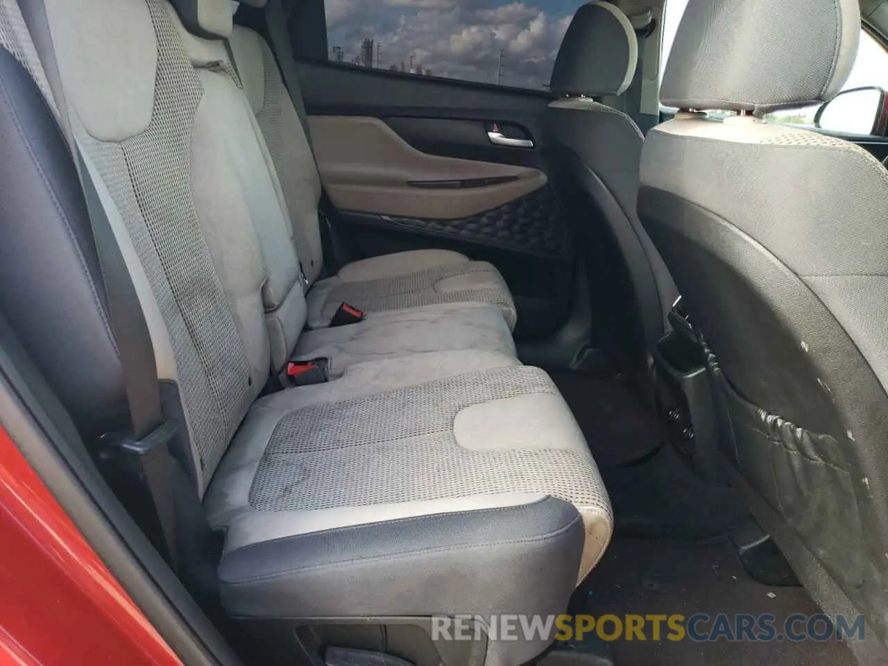 11 Photograph of a damaged car 5NMS33AD4KH005367 HYUNDAI SANTA FE 2019