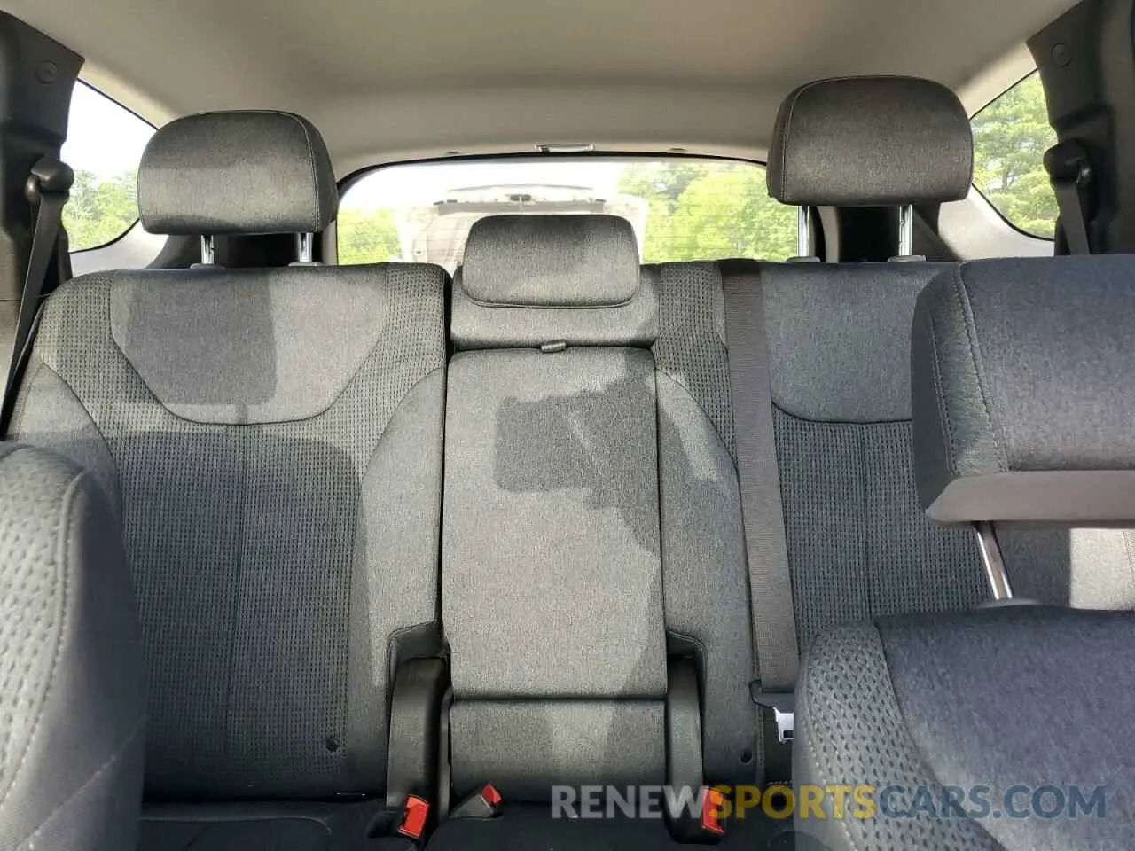 10 Photograph of a damaged car 5NMS33AD4KH048655 HYUNDAI SANTA FE 2019