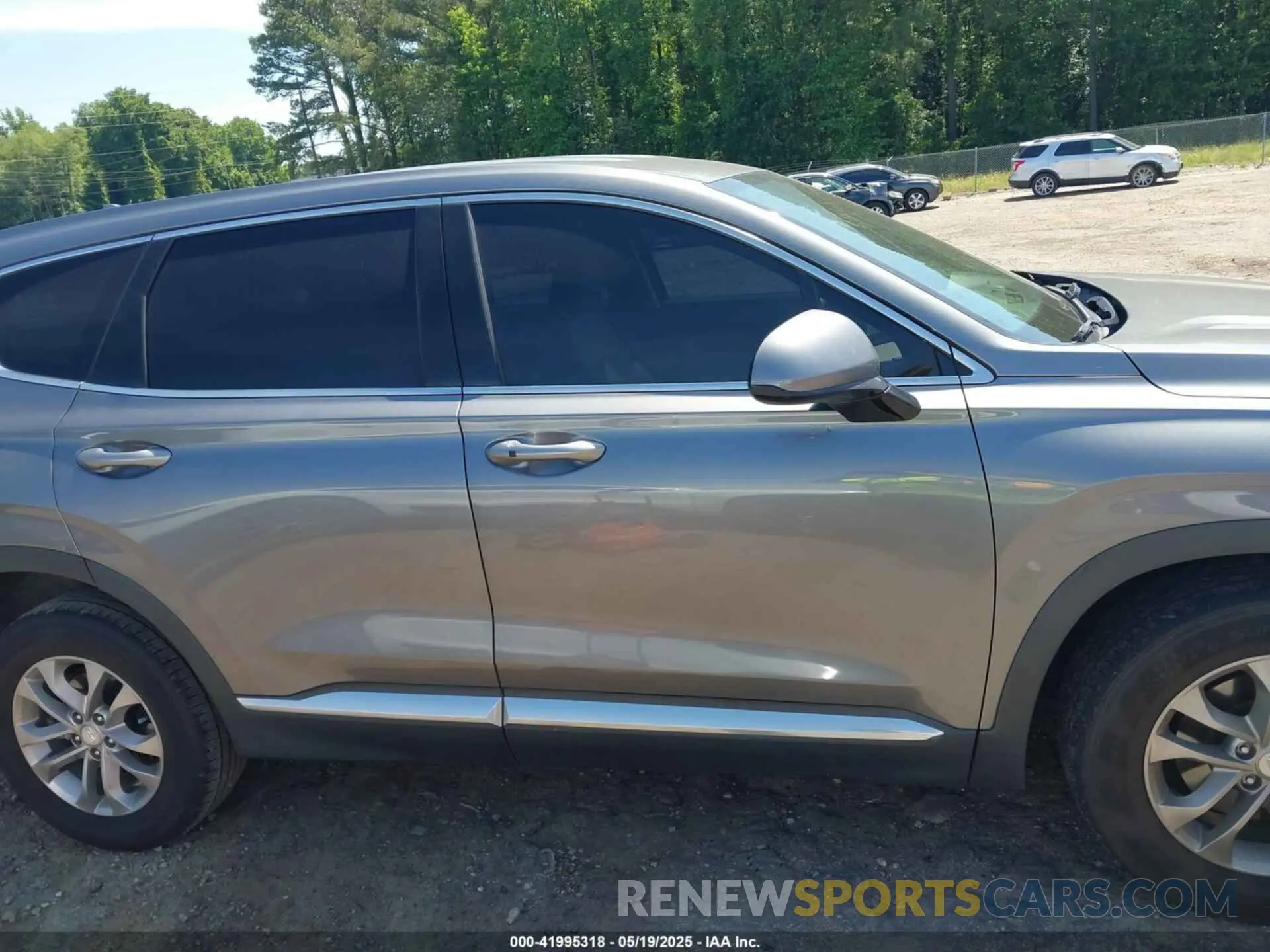 13 Photograph of a damaged car 5NMS33AD5KH048440 HYUNDAI SANTA FE 2019