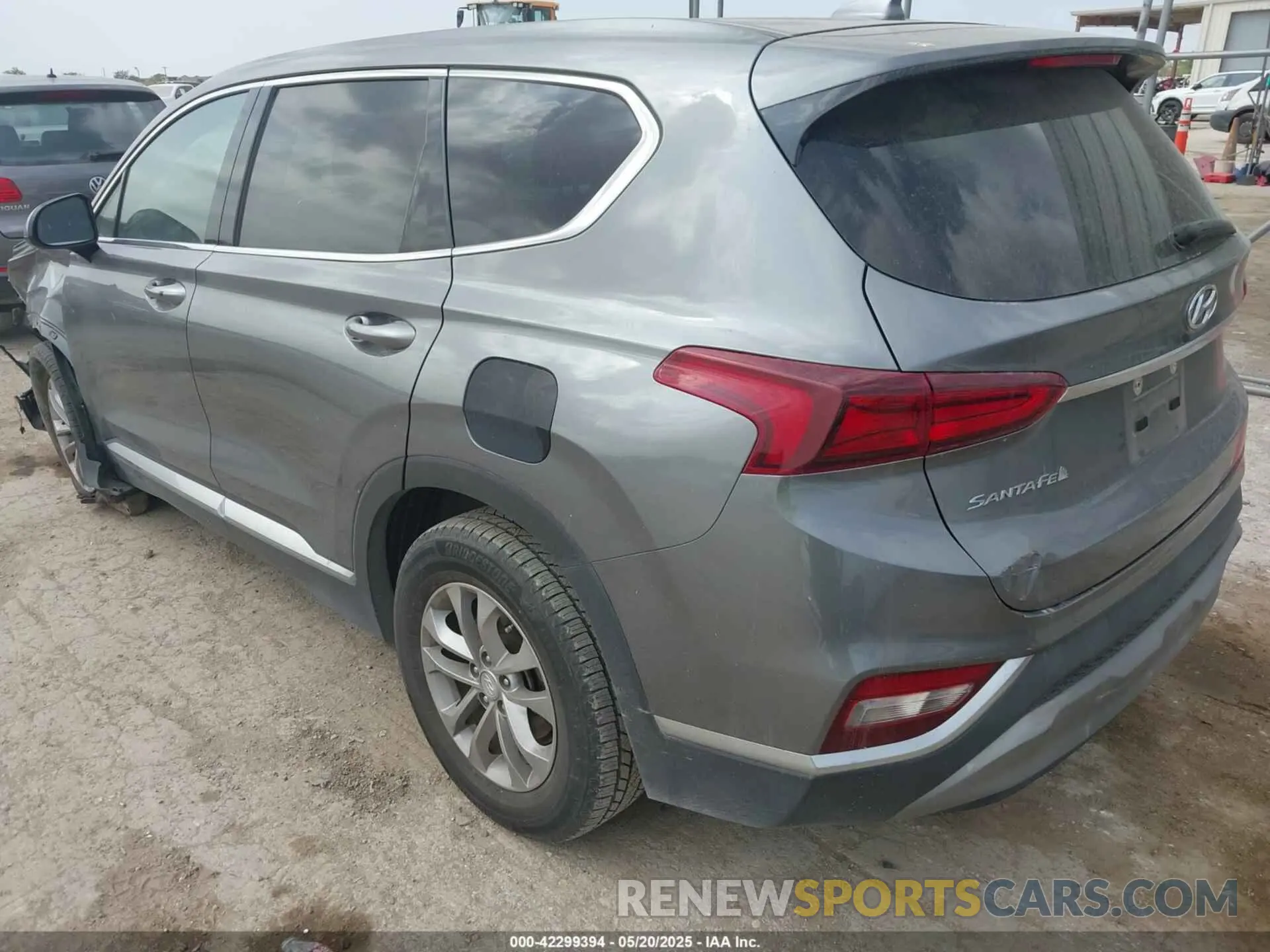 3 Photograph of a damaged car 5NMS33AD6KH067885 HYUNDAI SANTA FE 2019