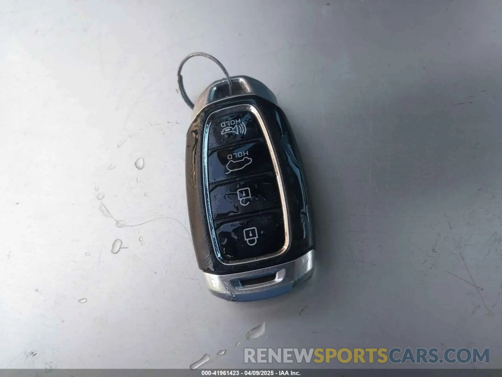 11 Photograph of a damaged car 5NMS33AD6KH081690 HYUNDAI SANTA FE 2019
