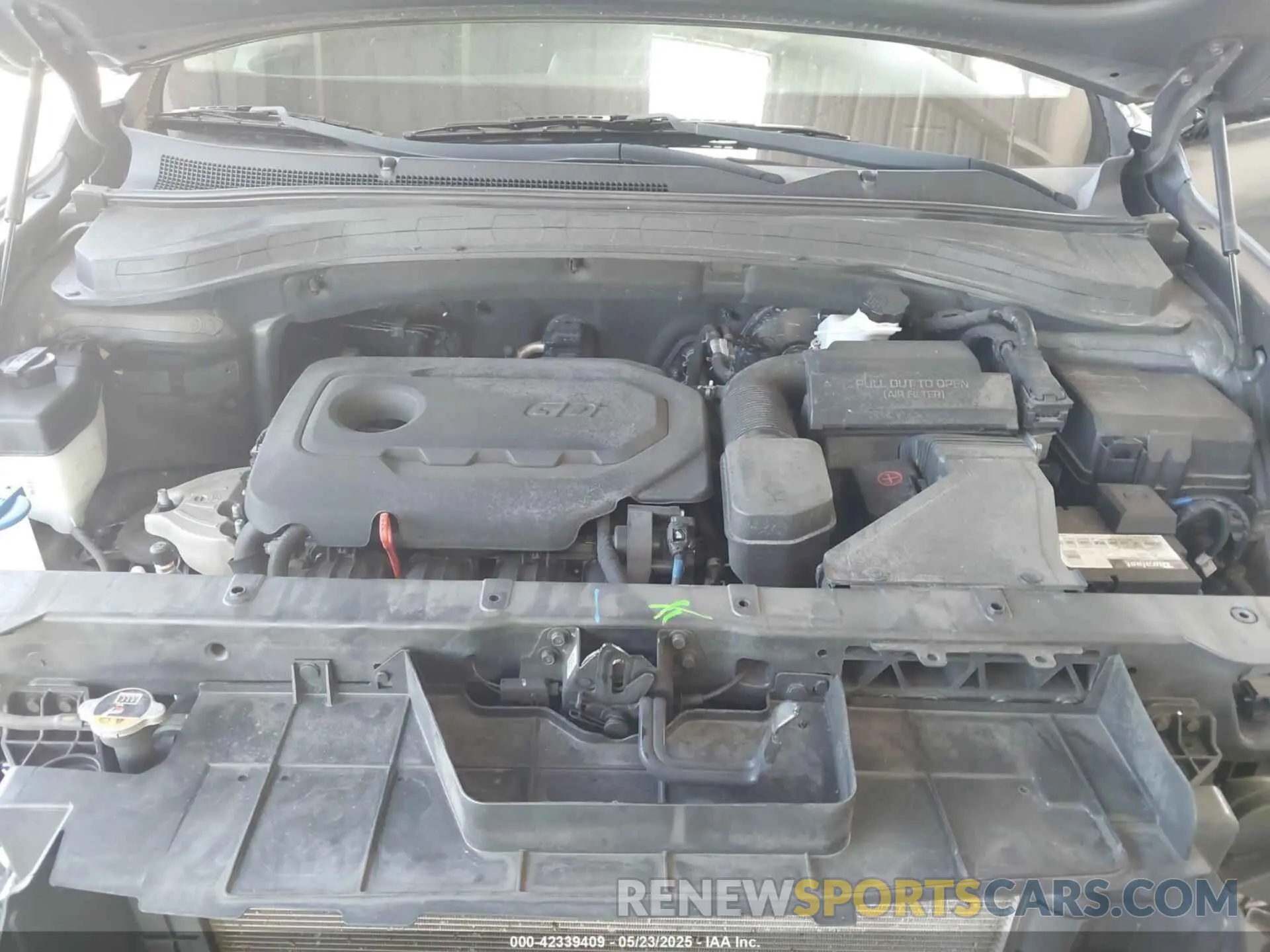 10 Photograph of a damaged car 5NMS33AD6KH100495 HYUNDAI SANTA FE 2019