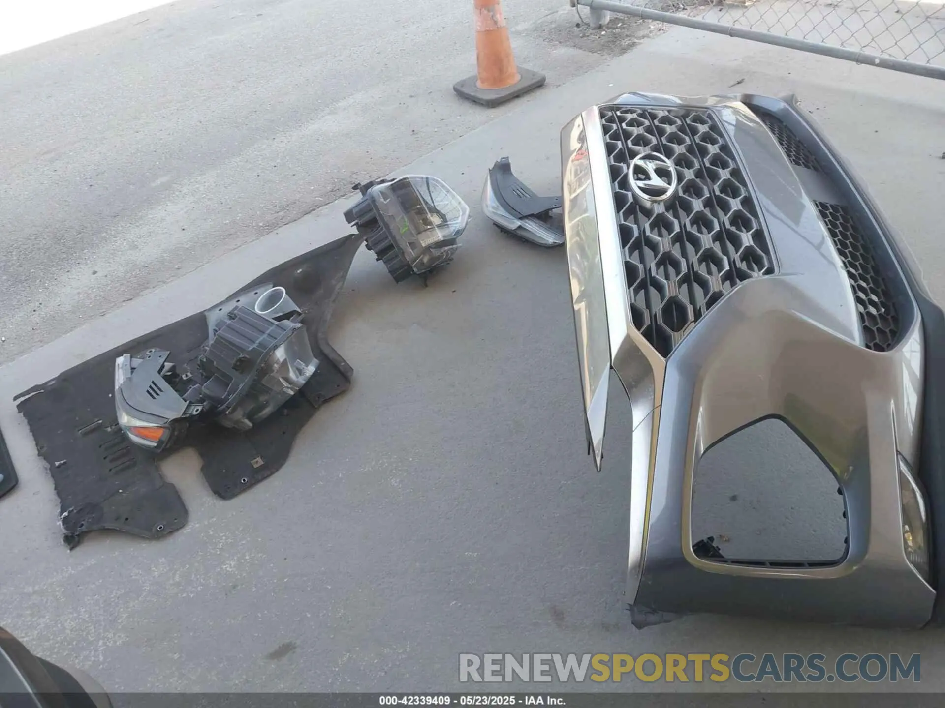 12 Photograph of a damaged car 5NMS33AD6KH100495 HYUNDAI SANTA FE 2019