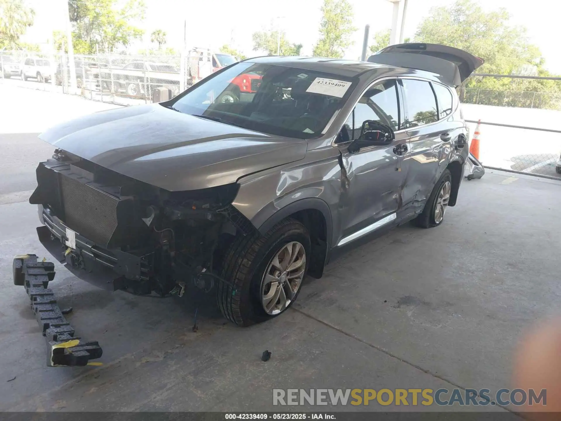 2 Photograph of a damaged car 5NMS33AD6KH100495 HYUNDAI SANTA FE 2019