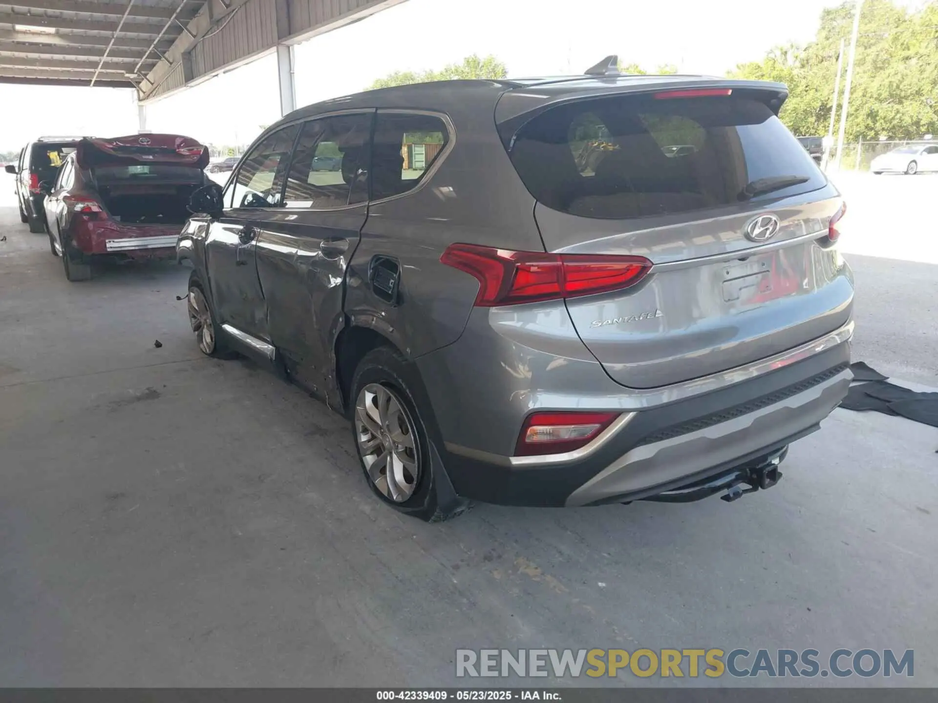 3 Photograph of a damaged car 5NMS33AD6KH100495 HYUNDAI SANTA FE 2019