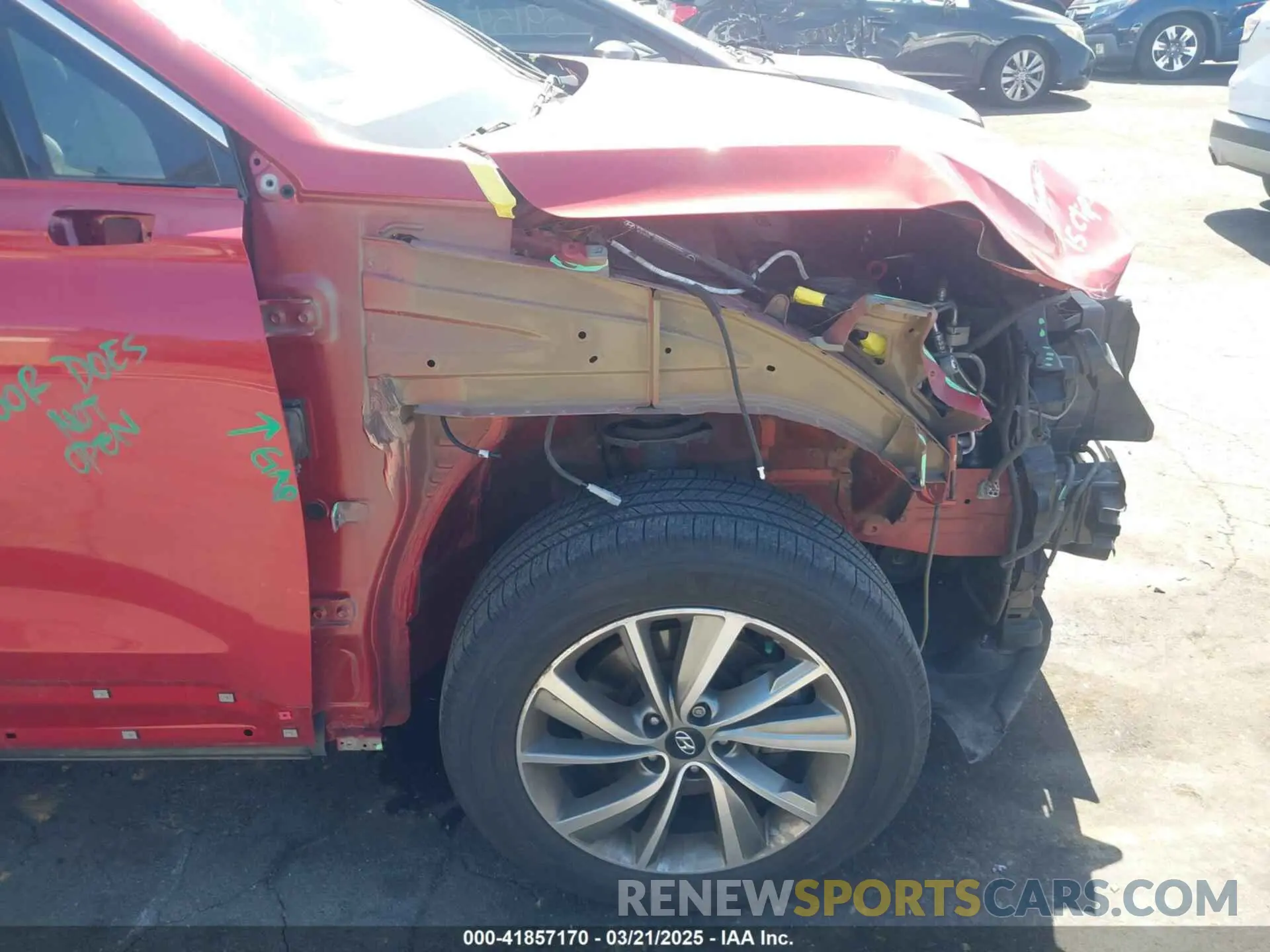 18 Photograph of a damaged car 5NMS33AD7KH113627 HYUNDAI SANTA FE 2019