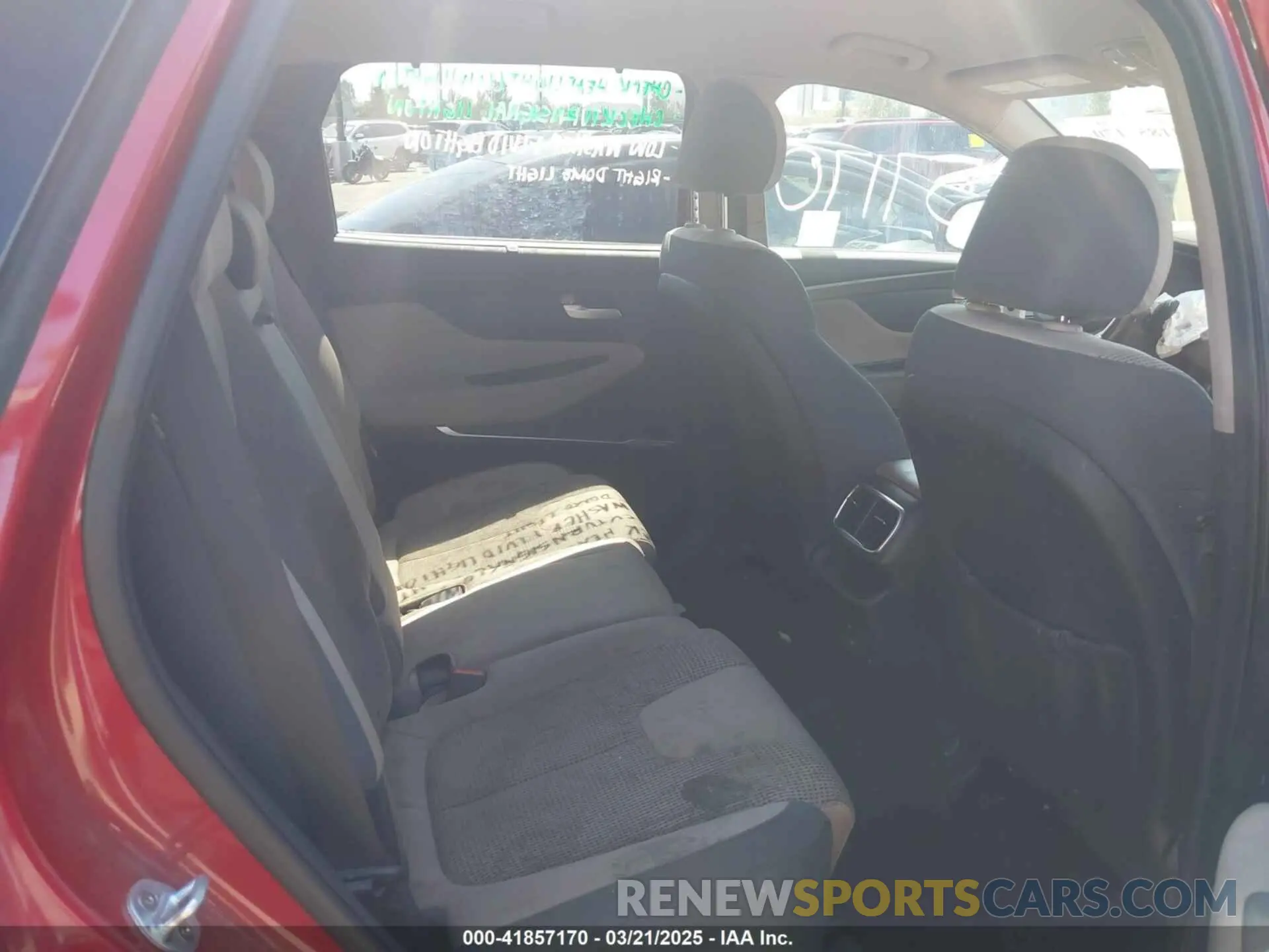 8 Photograph of a damaged car 5NMS33AD7KH113627 HYUNDAI SANTA FE 2019