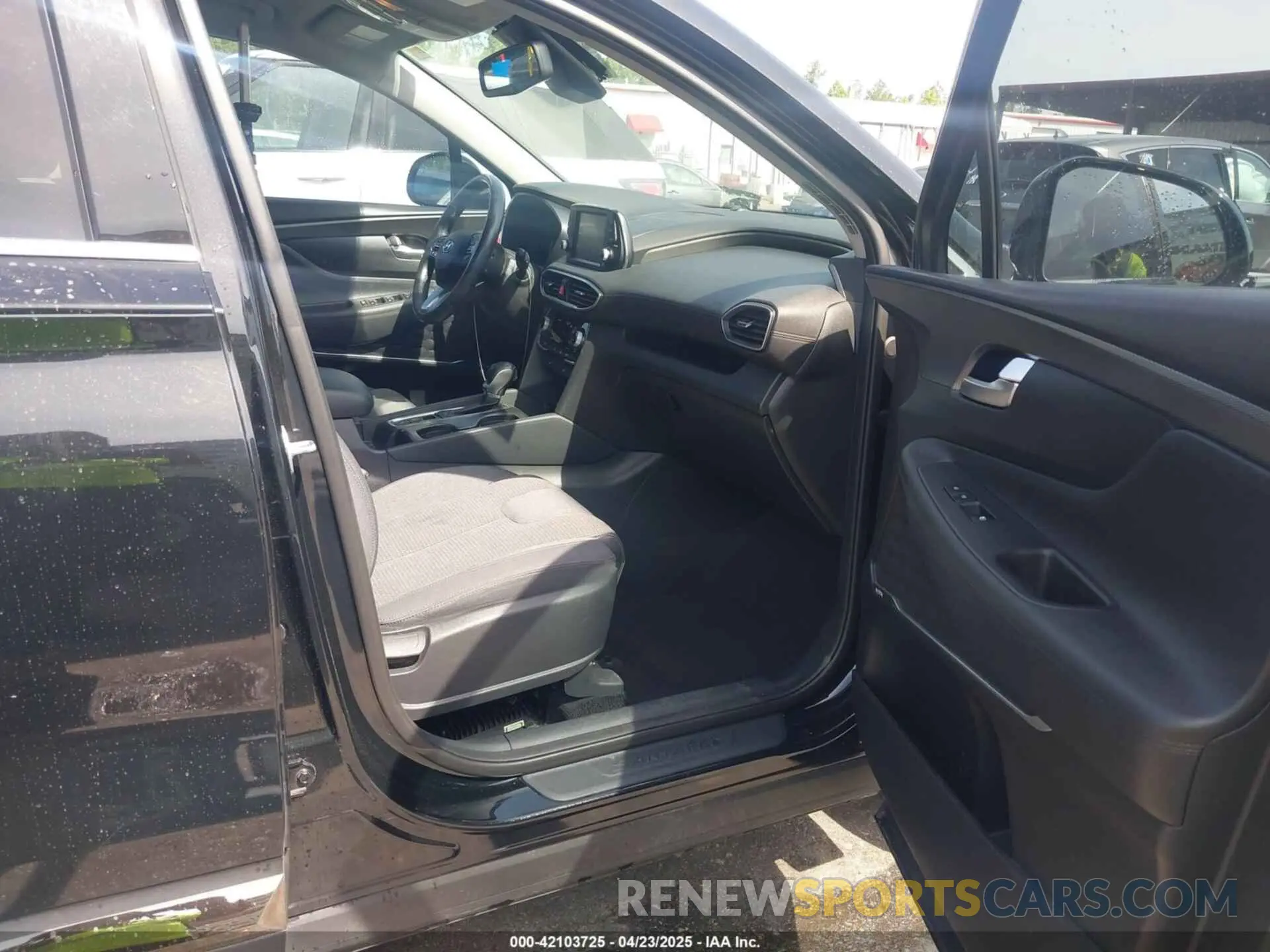 5 Photograph of a damaged car 5NMS33AD8KH026481 HYUNDAI SANTA FE 2019