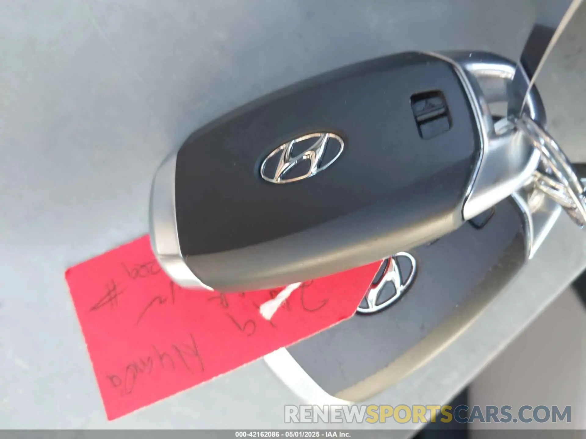 11 Photograph of a damaged car 5NMS33AD9KH035402 HYUNDAI SANTA FE 2019