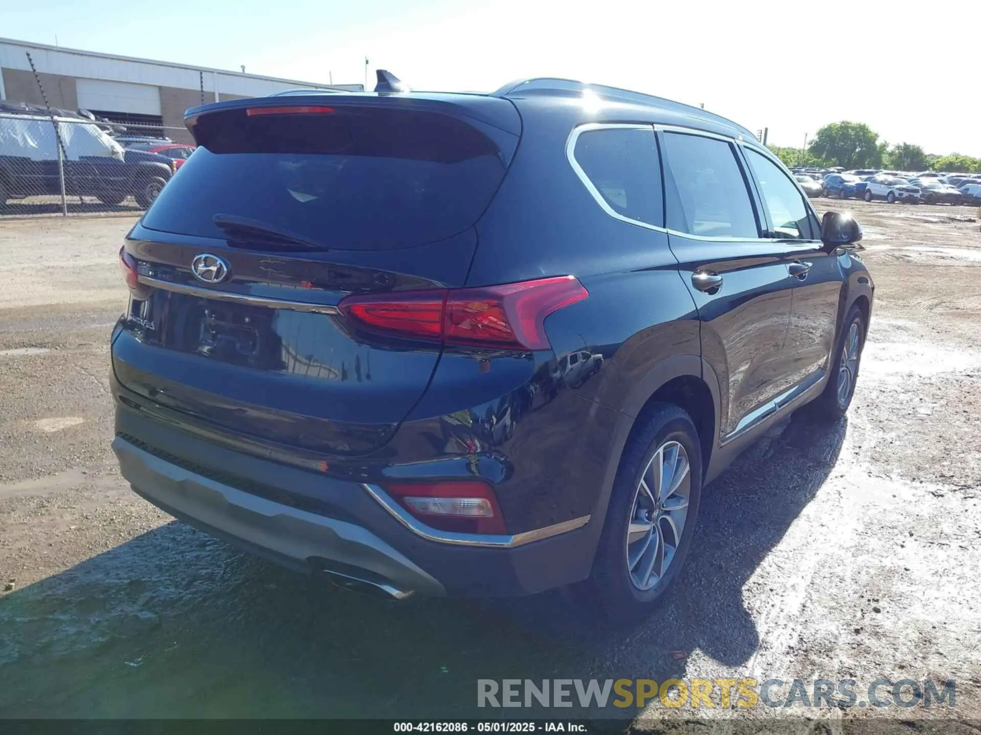 4 Photograph of a damaged car 5NMS33AD9KH035402 HYUNDAI SANTA FE 2019