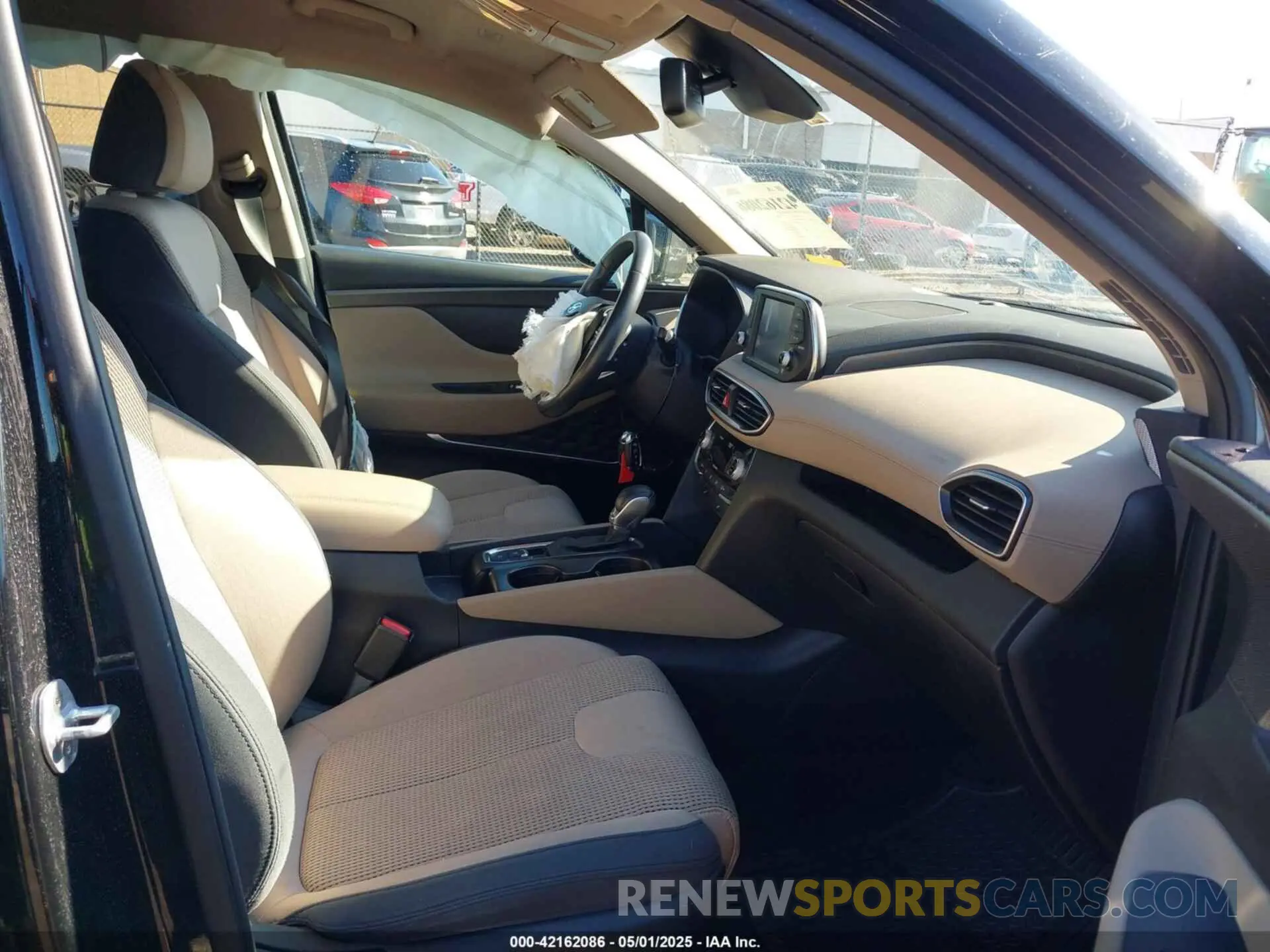 5 Photograph of a damaged car 5NMS33AD9KH035402 HYUNDAI SANTA FE 2019