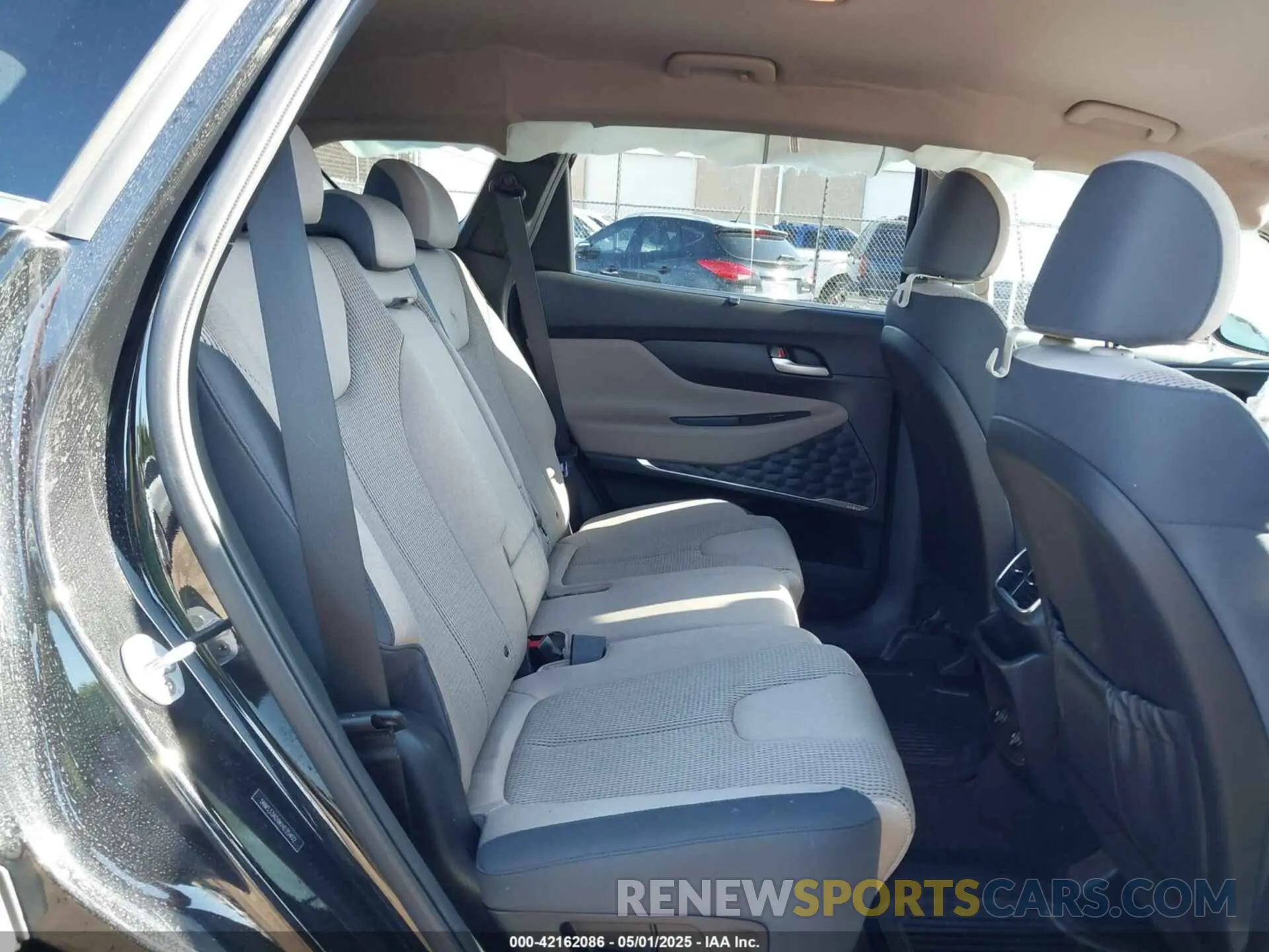 8 Photograph of a damaged car 5NMS33AD9KH035402 HYUNDAI SANTA FE 2019